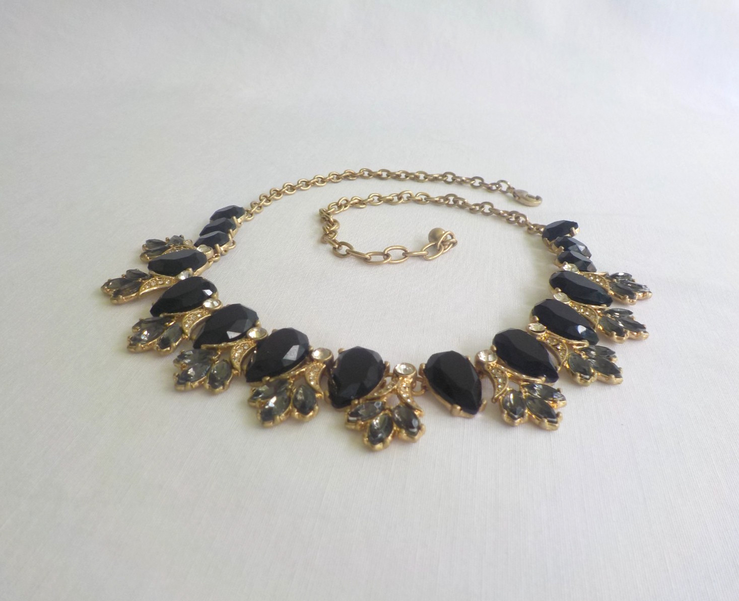 Necklace Plastic Black Teardrop Smoky Gray Clear Rhinestone Gold Tone Metal Link
