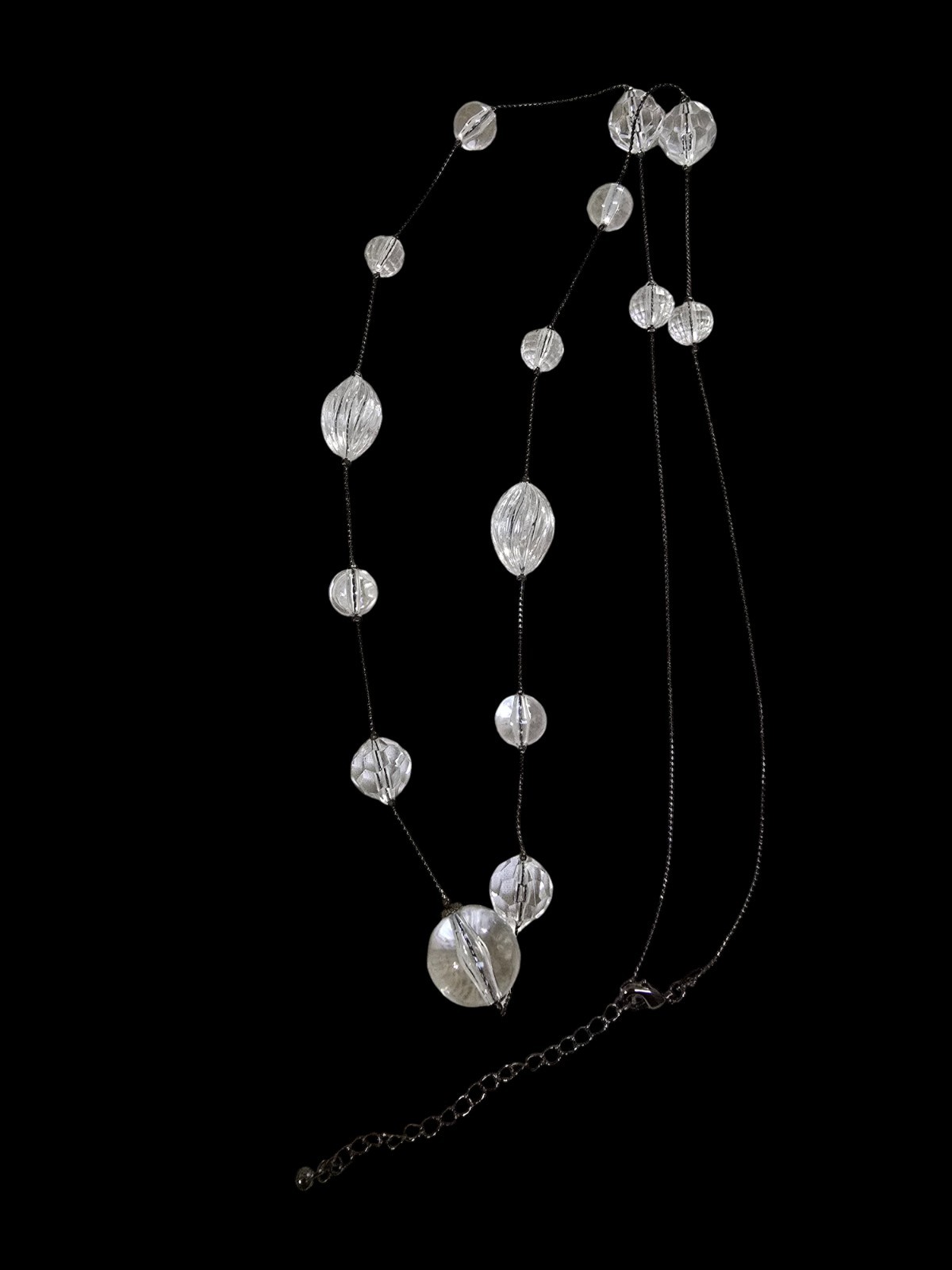 Women’s Gunmetal Plated Acrylic Long Strand Station Necklace NWOT