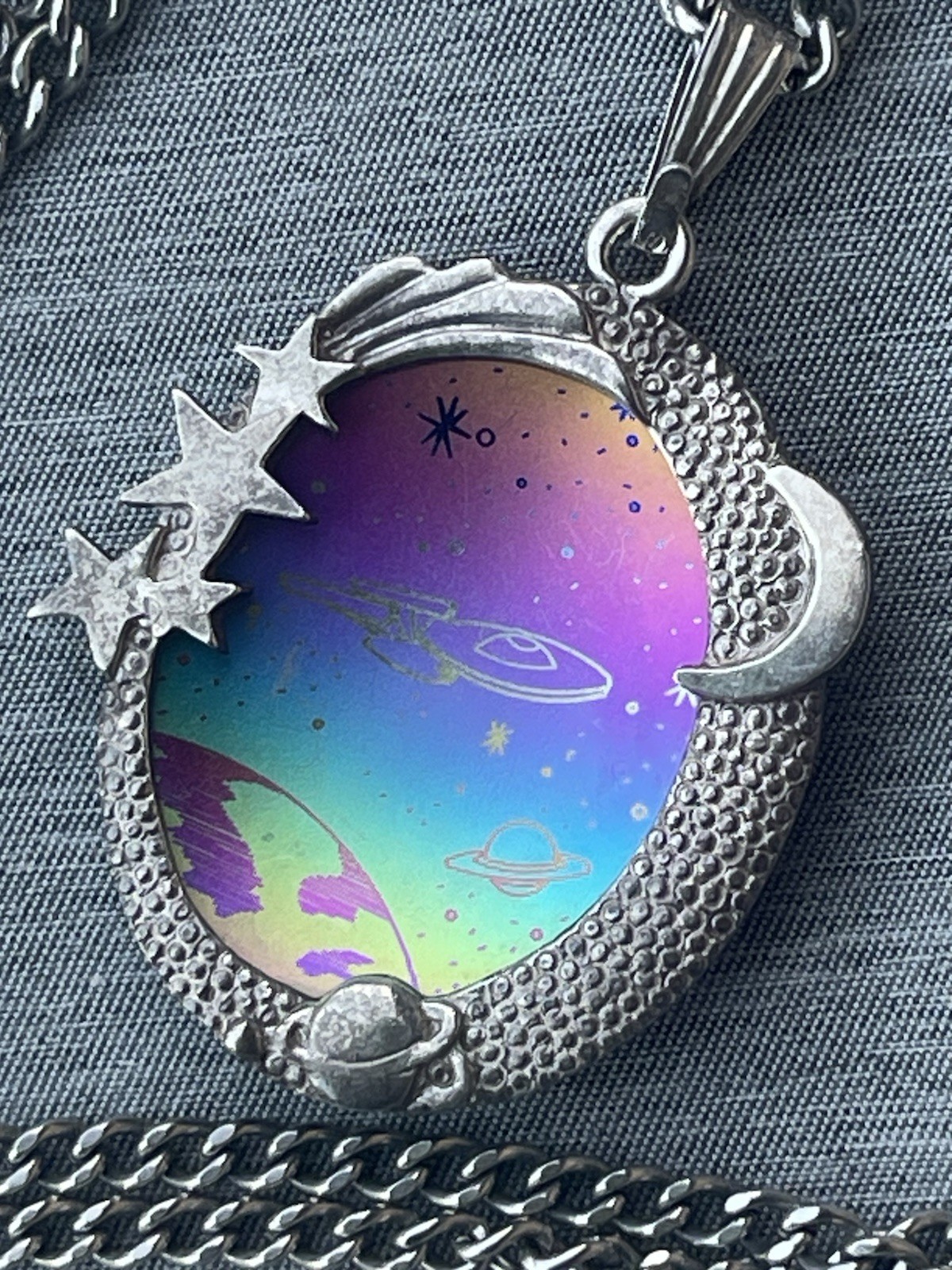 1994 Star Trek USS Enterprise Holographic 925 Collector Necklace & Sticker Roll