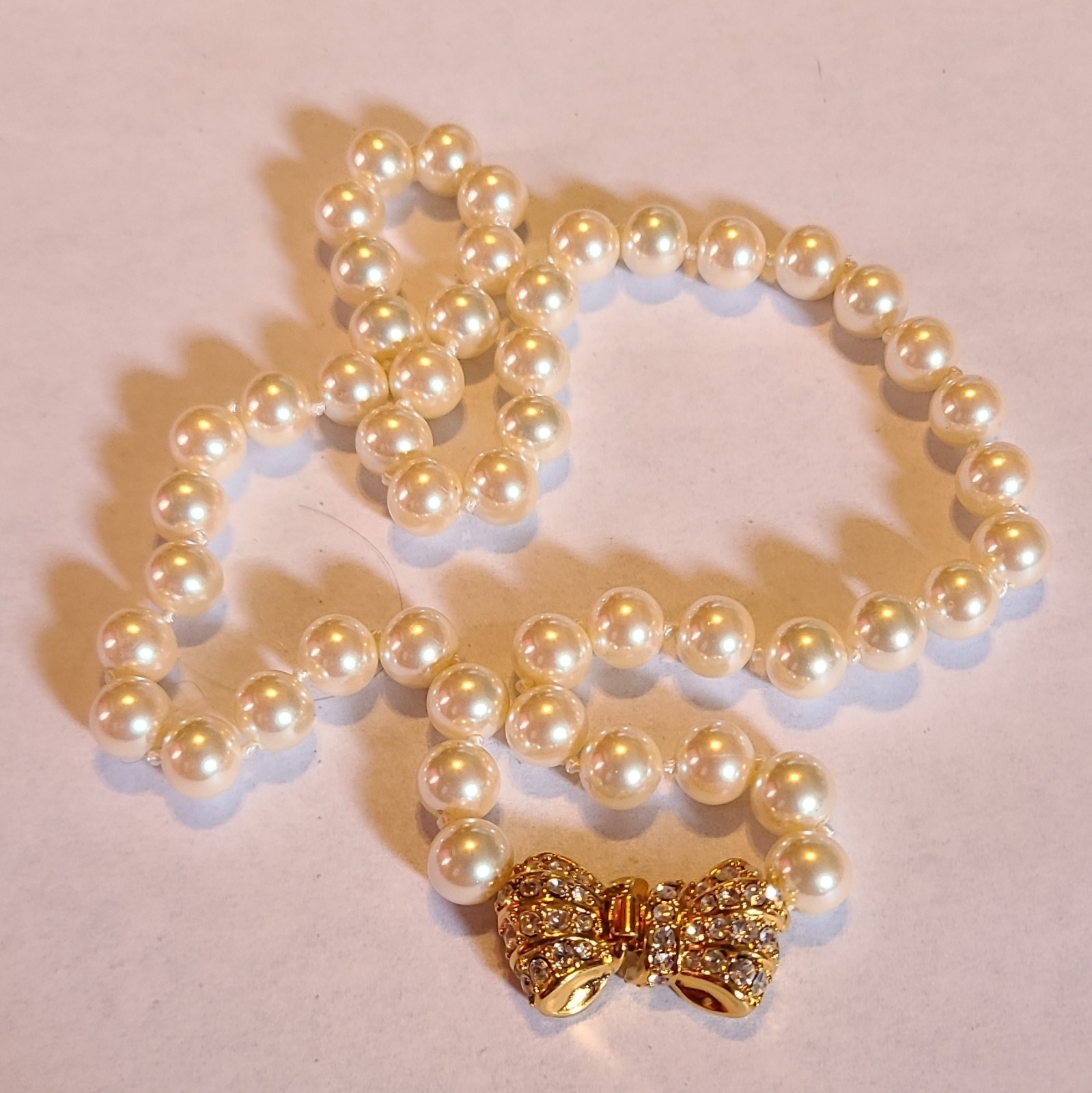 Imitation Pearl Beaded Necklace Gold Plated Crystal Bow Box Clasp Cream