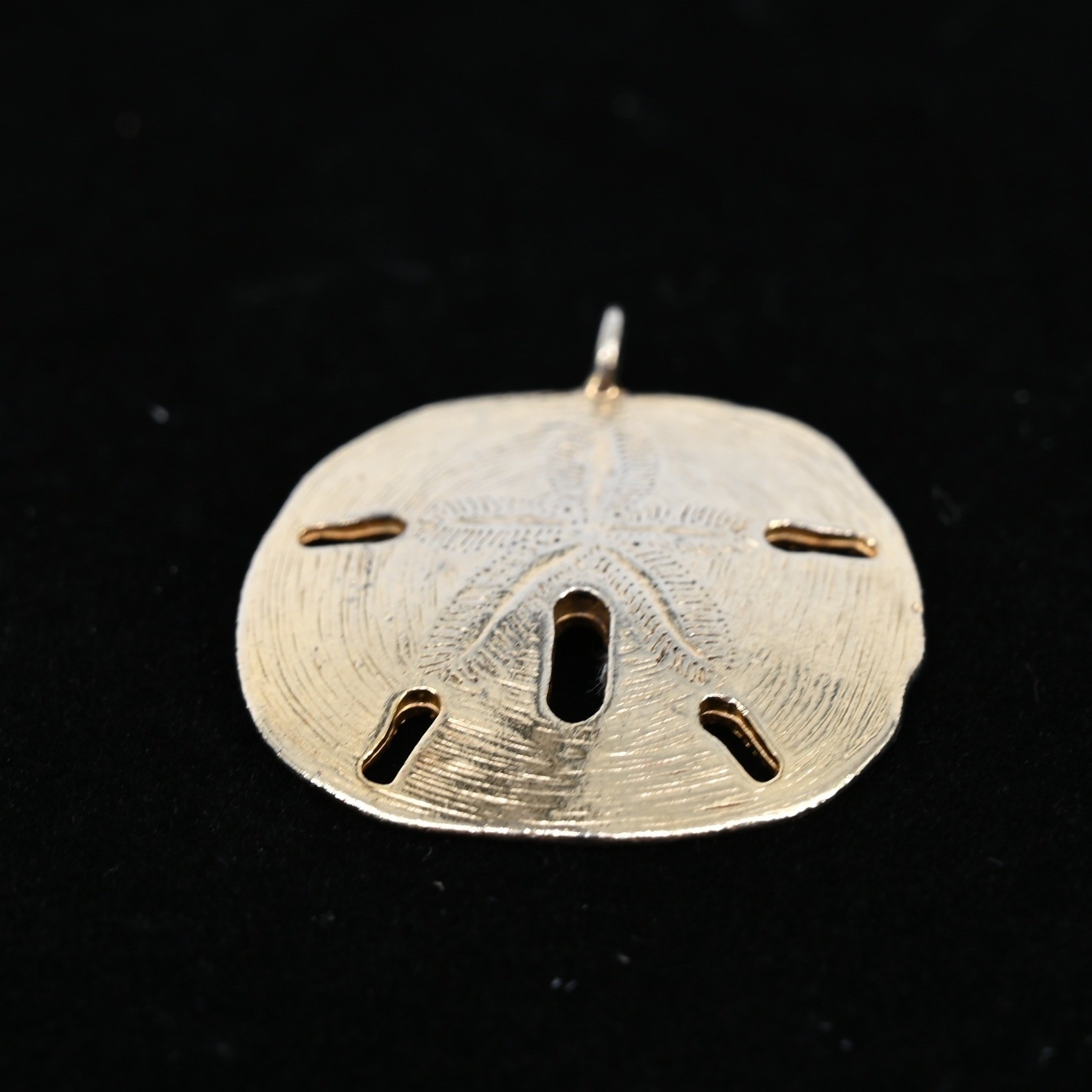 Vintage Gold Tone Sand Dollar Pendant Nautical Beach Charm Textured Star Design