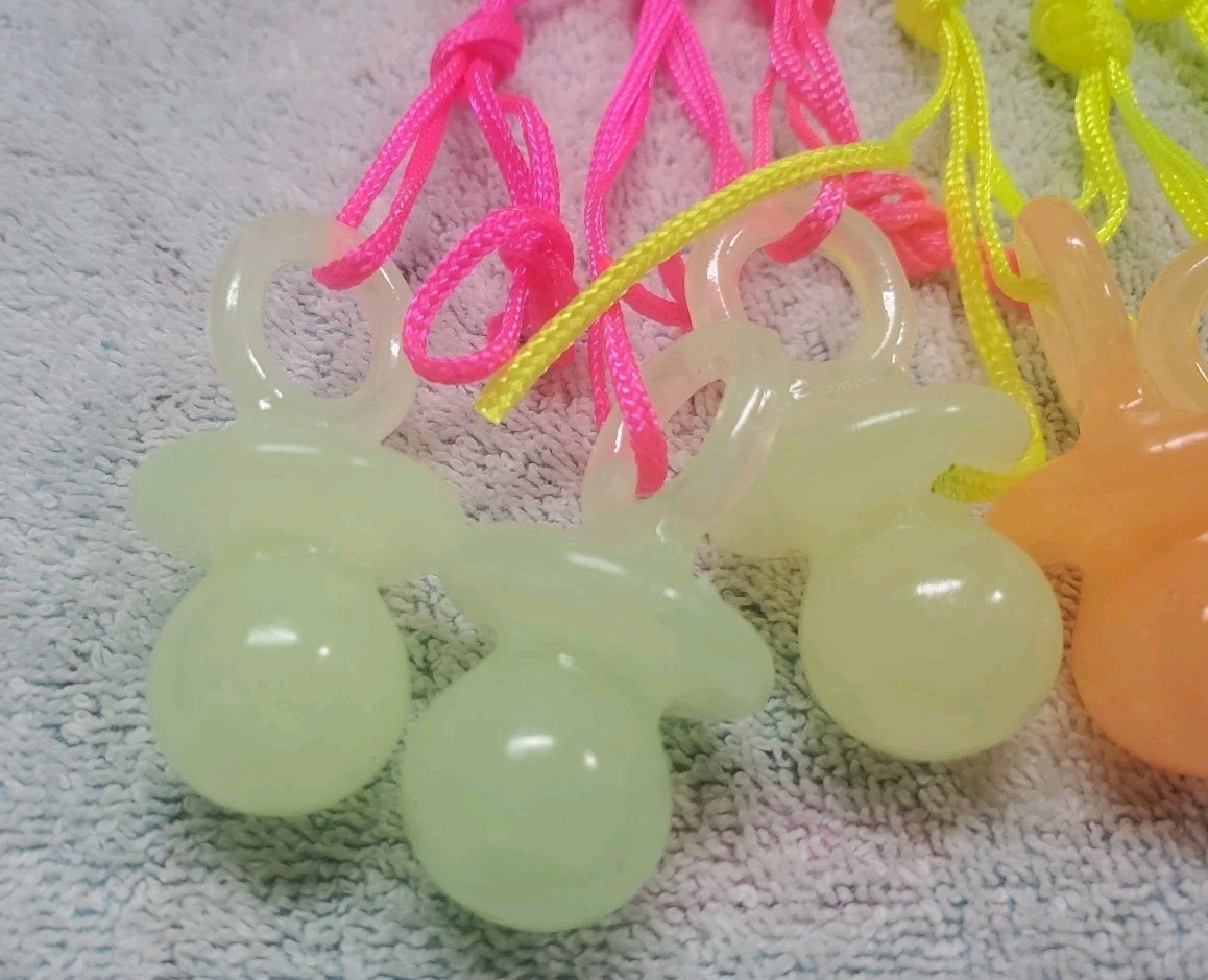 Novelty Necklaces Glow In The Dark Pacifier Shaped Nos Vtg 90s Halloween Rave