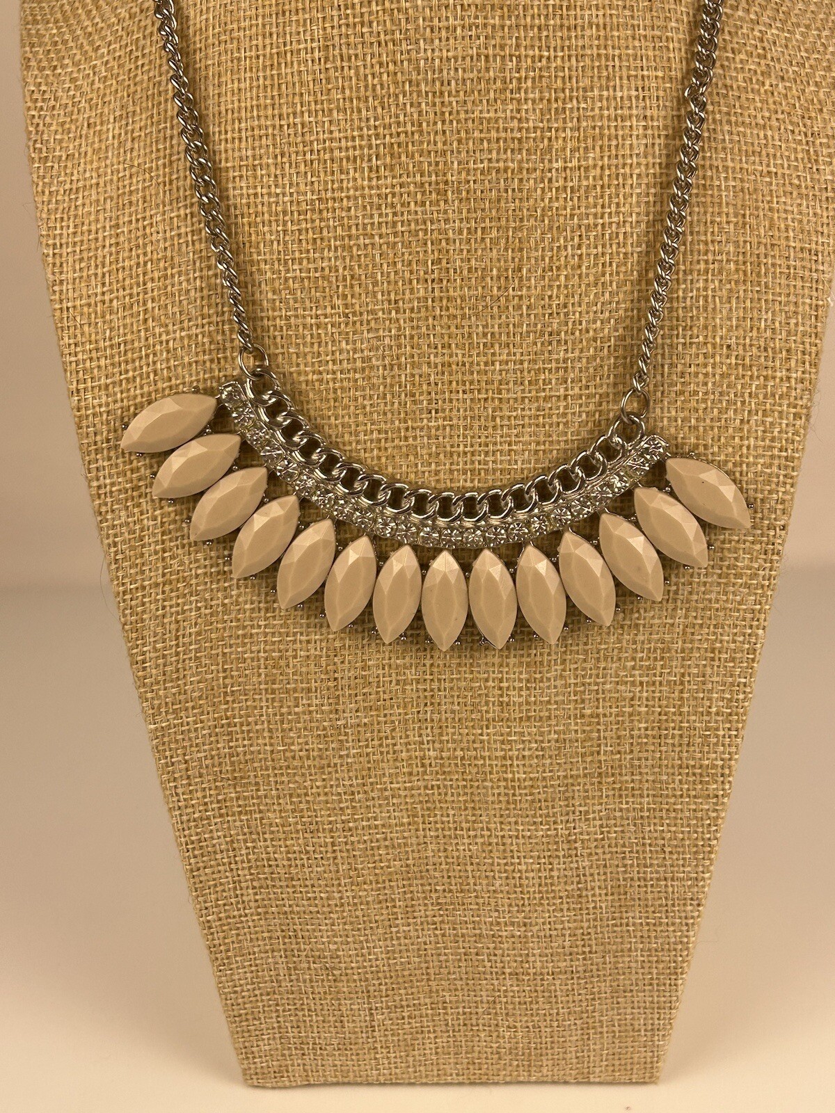 Necklace Womens Bib Choker Beige Acrylic Beads Rhinestones Fashion Necklace