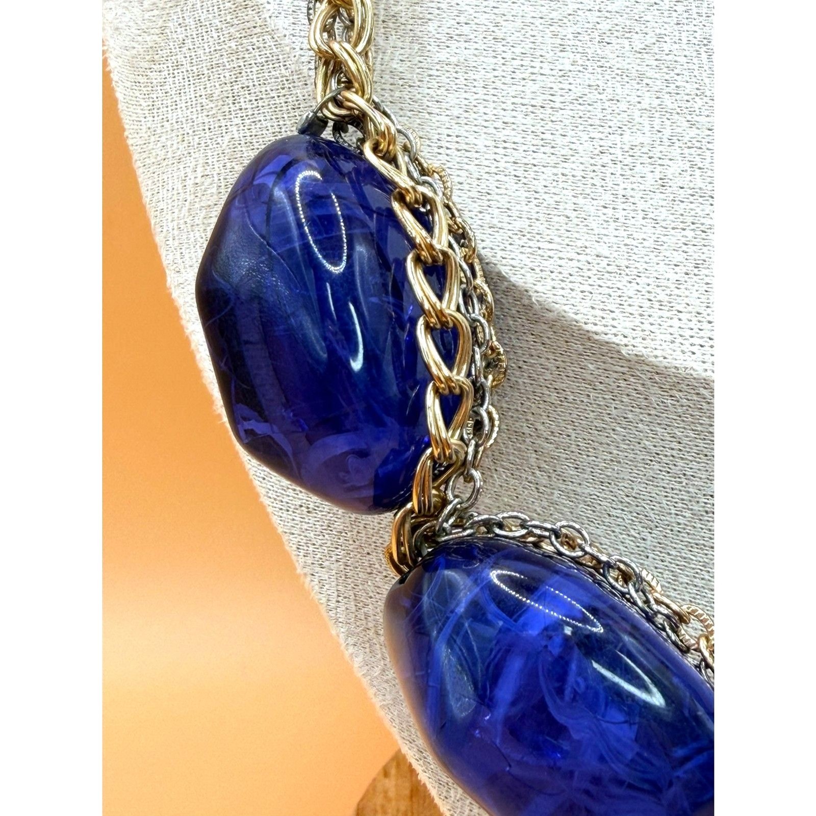 Versona Chunky Blue Resin Statement Necklace Mixed Metal layered Chain 22.8′ EUC