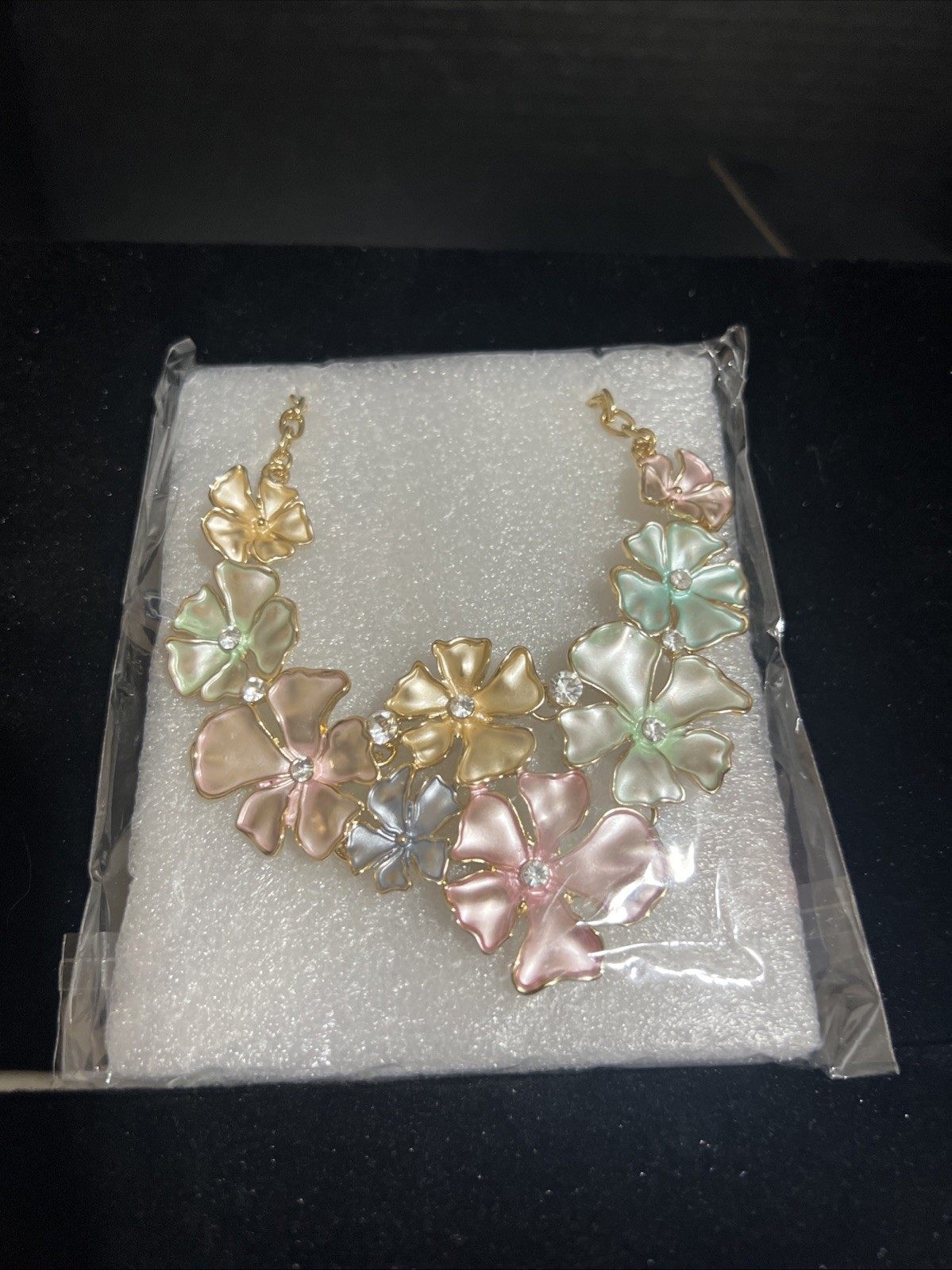 White Crystal Alloy Iron Necklace 20 Inch