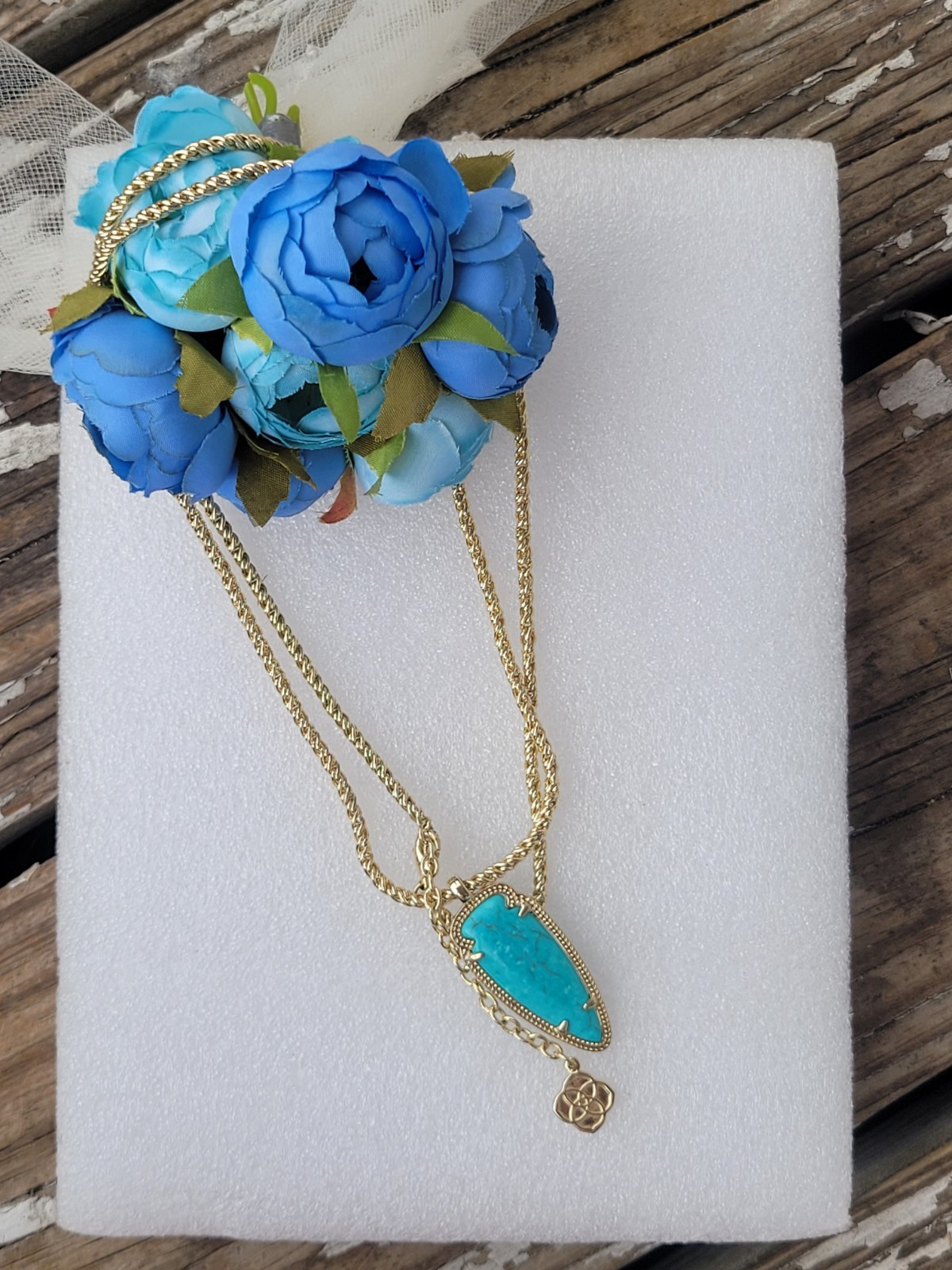 Vinatge Kendra Scott Shaylee Pendant Arrow Gold Necklace Rare Turquoise blue