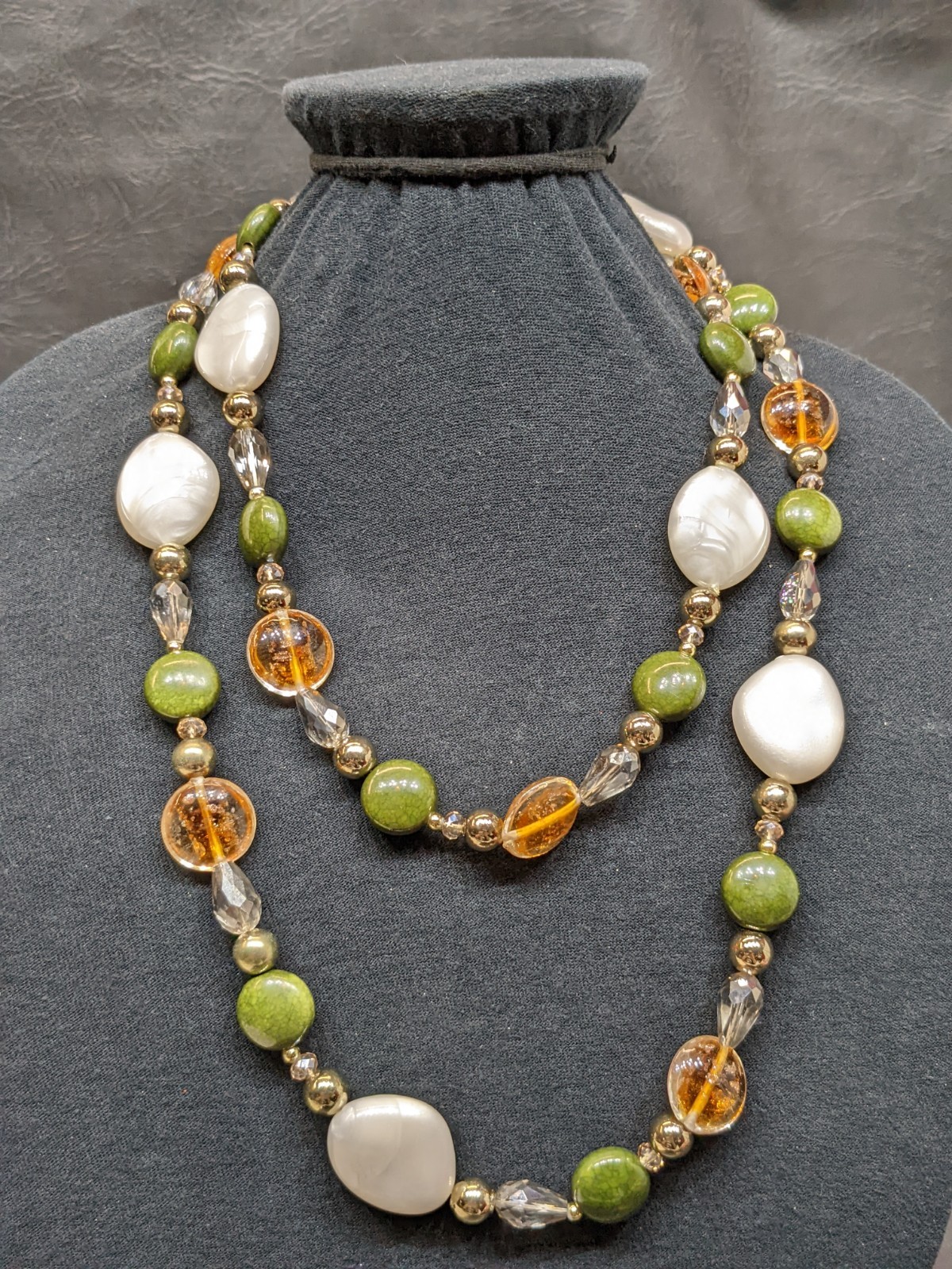 Long Beaded Necklace Green Honey White Gold Tone Lucite Acrylic Plastic ~46″
