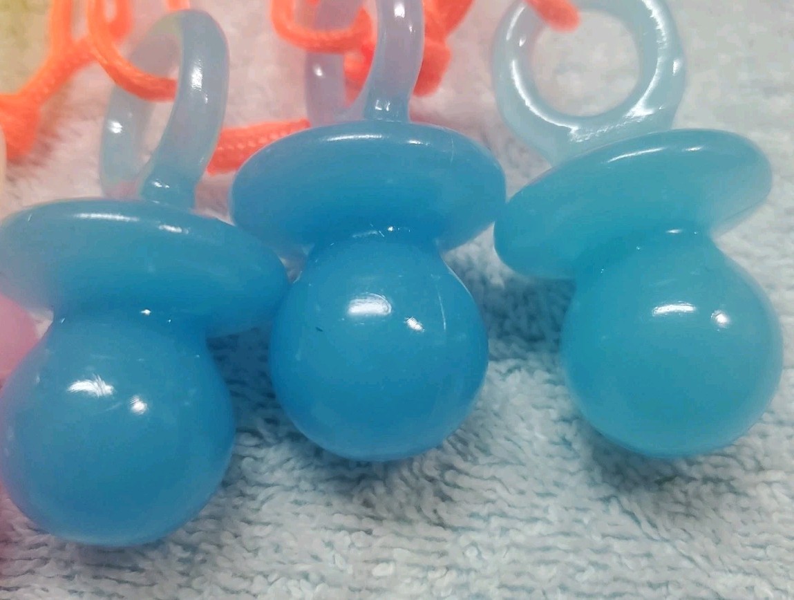 Novelty Necklaces Glow In The Dark Pacifier Shaped Nos Vtg 90s Halloween Rave