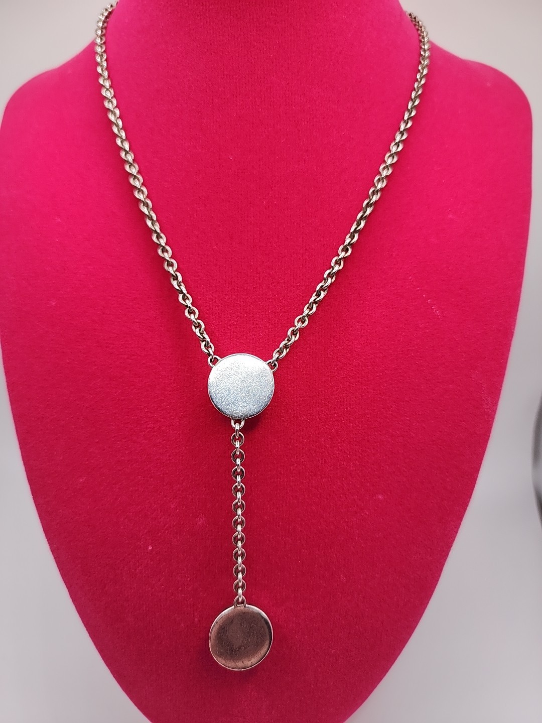 Lalique France Crystal ‘Vibrante’ Necklac in Clear & Silver, 925 Silver Y Style