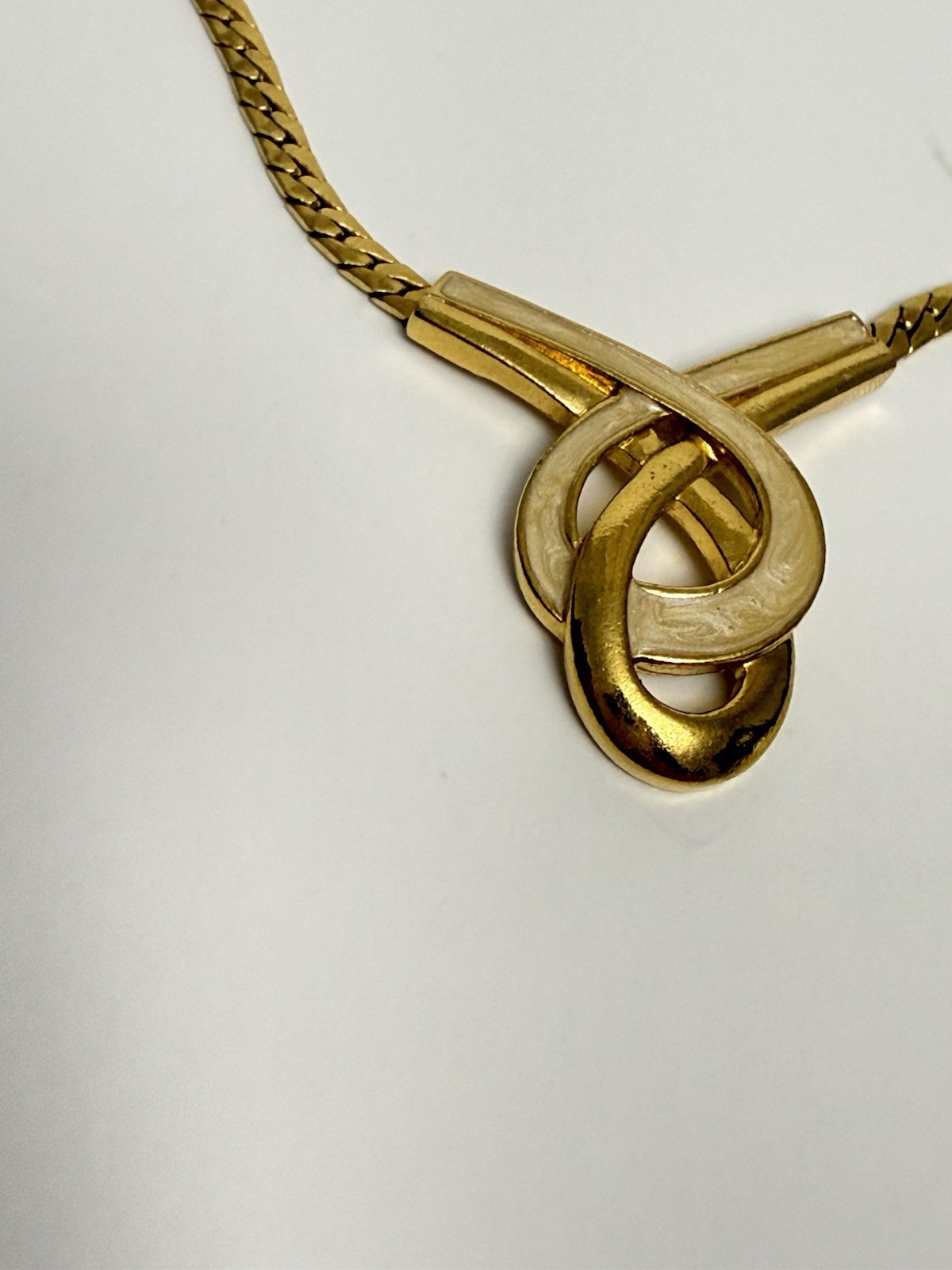 ⁠Vintage Gold Tone Flat Herringbone Snake Chain Knot Loop Statement Necklace⁠