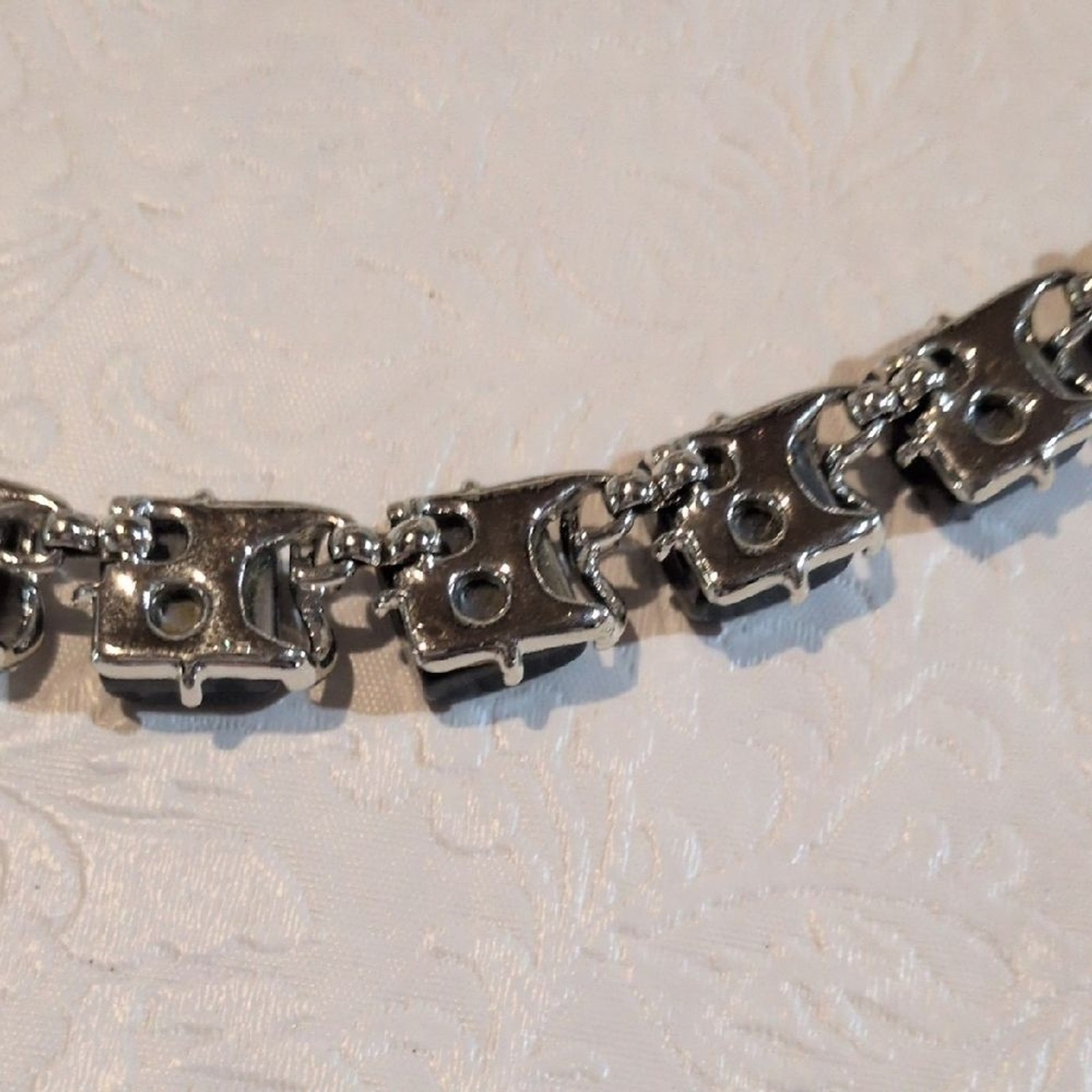 Silver Tone Gray/Blue Moonglow Style Square Stone Choker Necklace Vintage – Coro