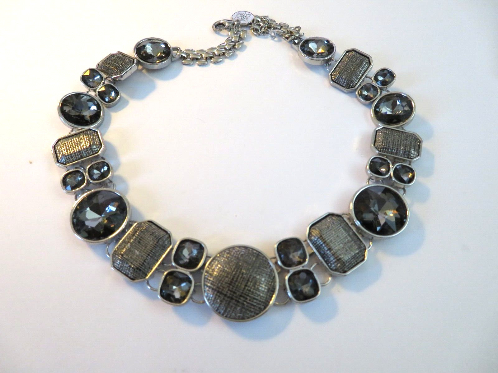 WHITE HOUSE/BLACK MARKET SILVER NECKLACE 20″