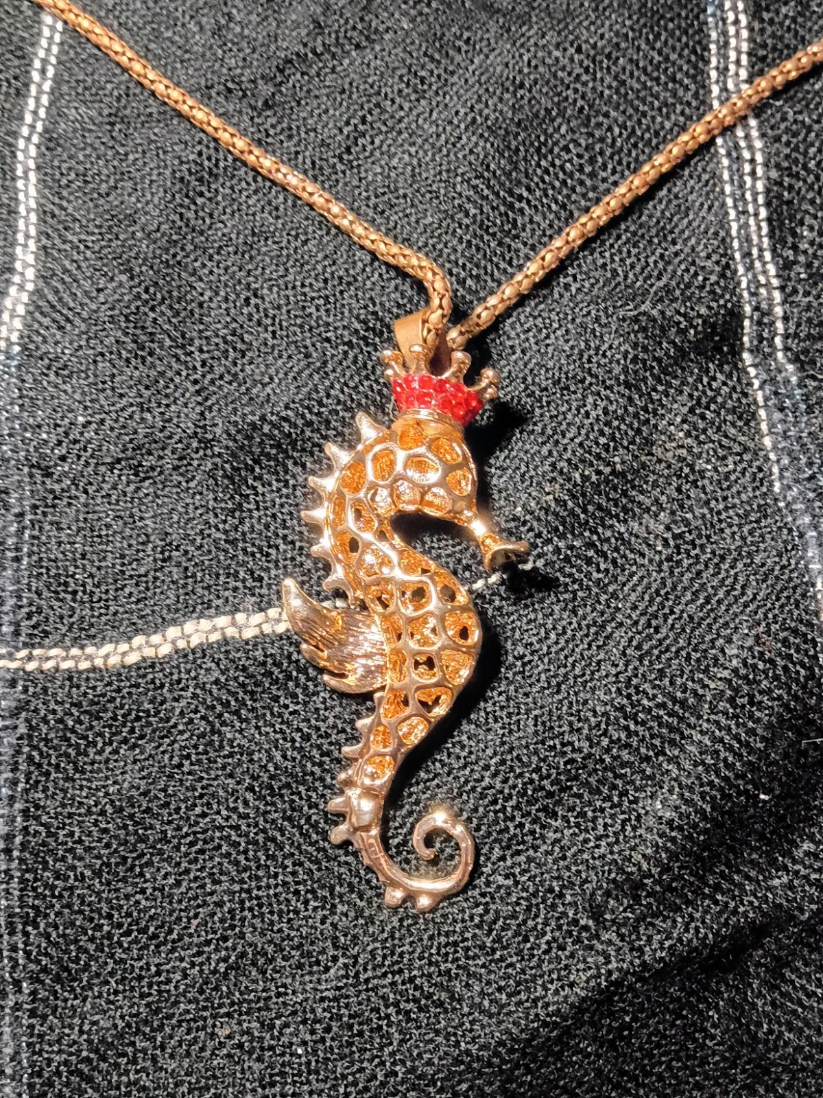 Betsey Johnson Gold Tone Pink Crystal Seahorse Charm Snake Chain Necklace Adj