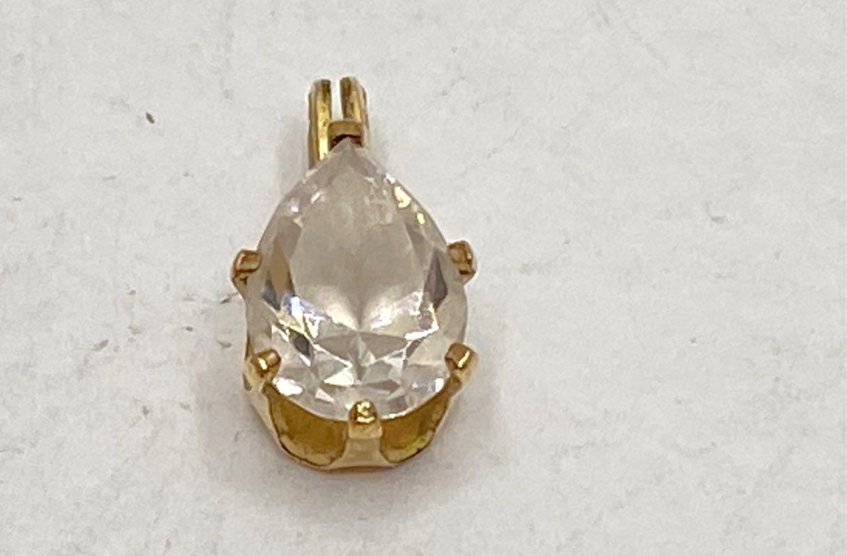 14K Yellow Gold Pear Cut Cubic Zirconia Solitaire Pendant 15.7mm