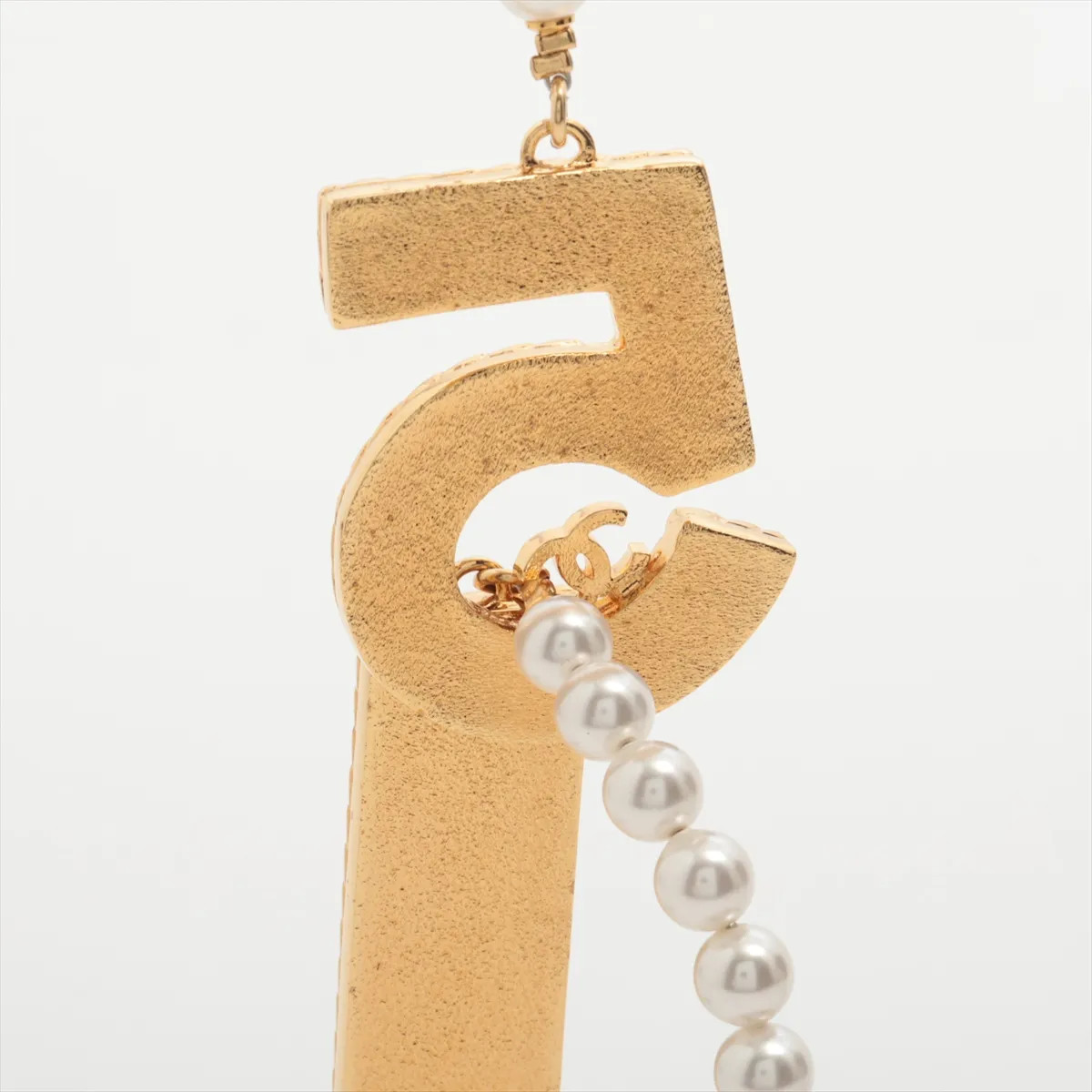 Chanel Coco Mark No.5 I24P Necklace GP x Imitation pearl Gold