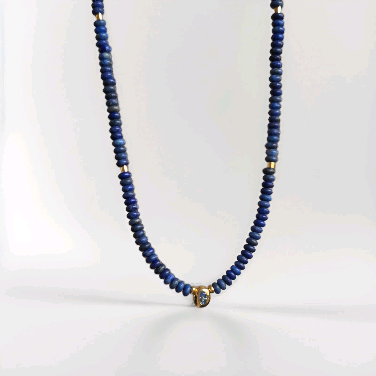 Lápiz Lazul Stones Neckles, Details In Gold Field, And Cristal Charm.