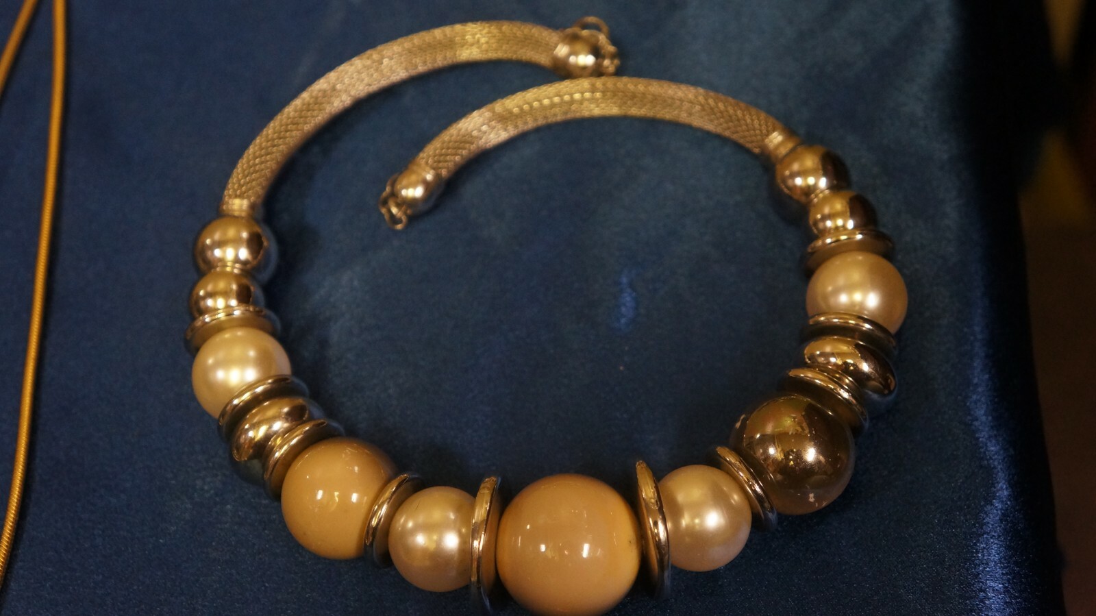 LOT OF 6 COSTUME JEWELRY-5 NECKLACES-1 BRACELET UNKNOWN STONE