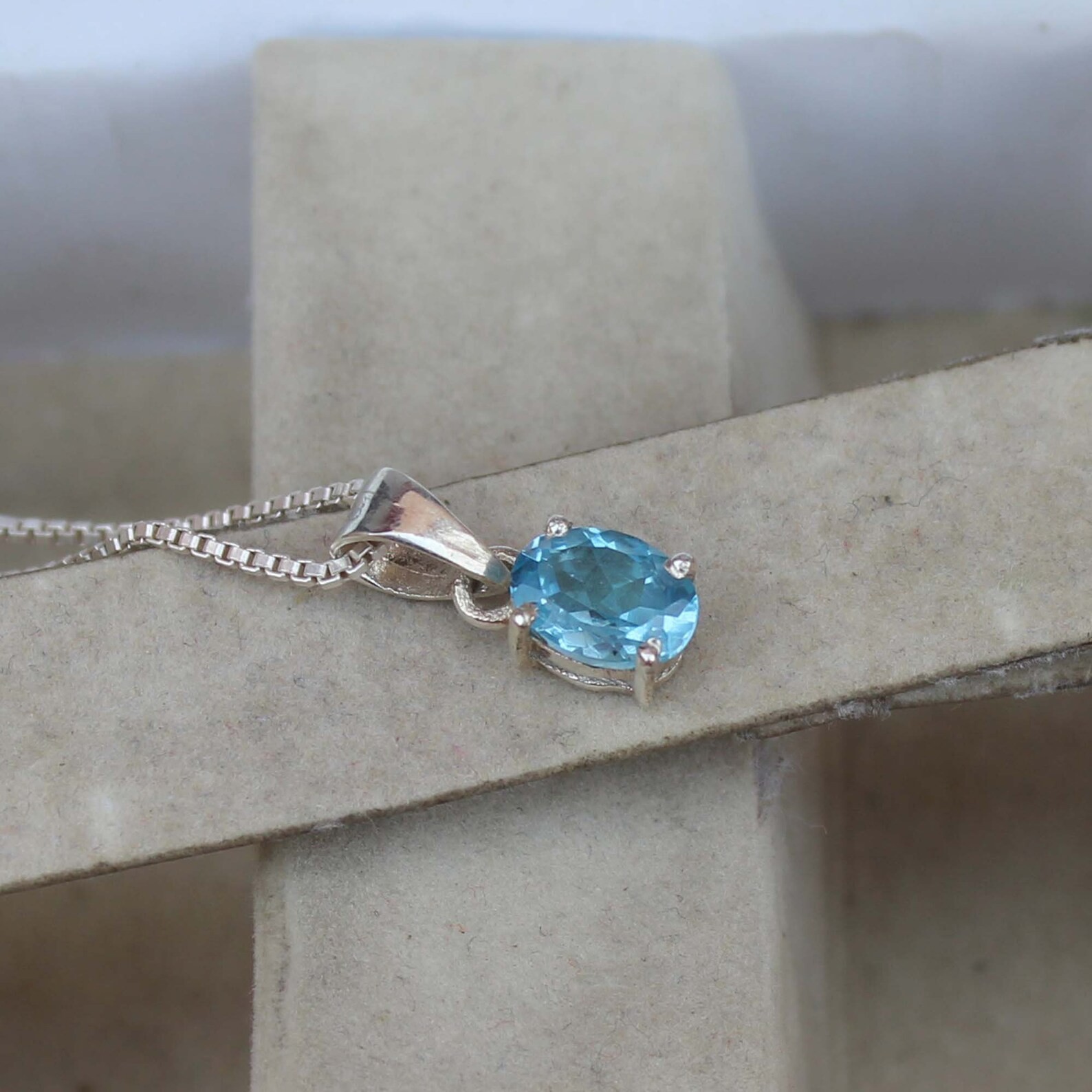 14 Ct Blue Topaz Oval Cut-925 Sterling Silver Pendant Necklace Gift Sliver Chain