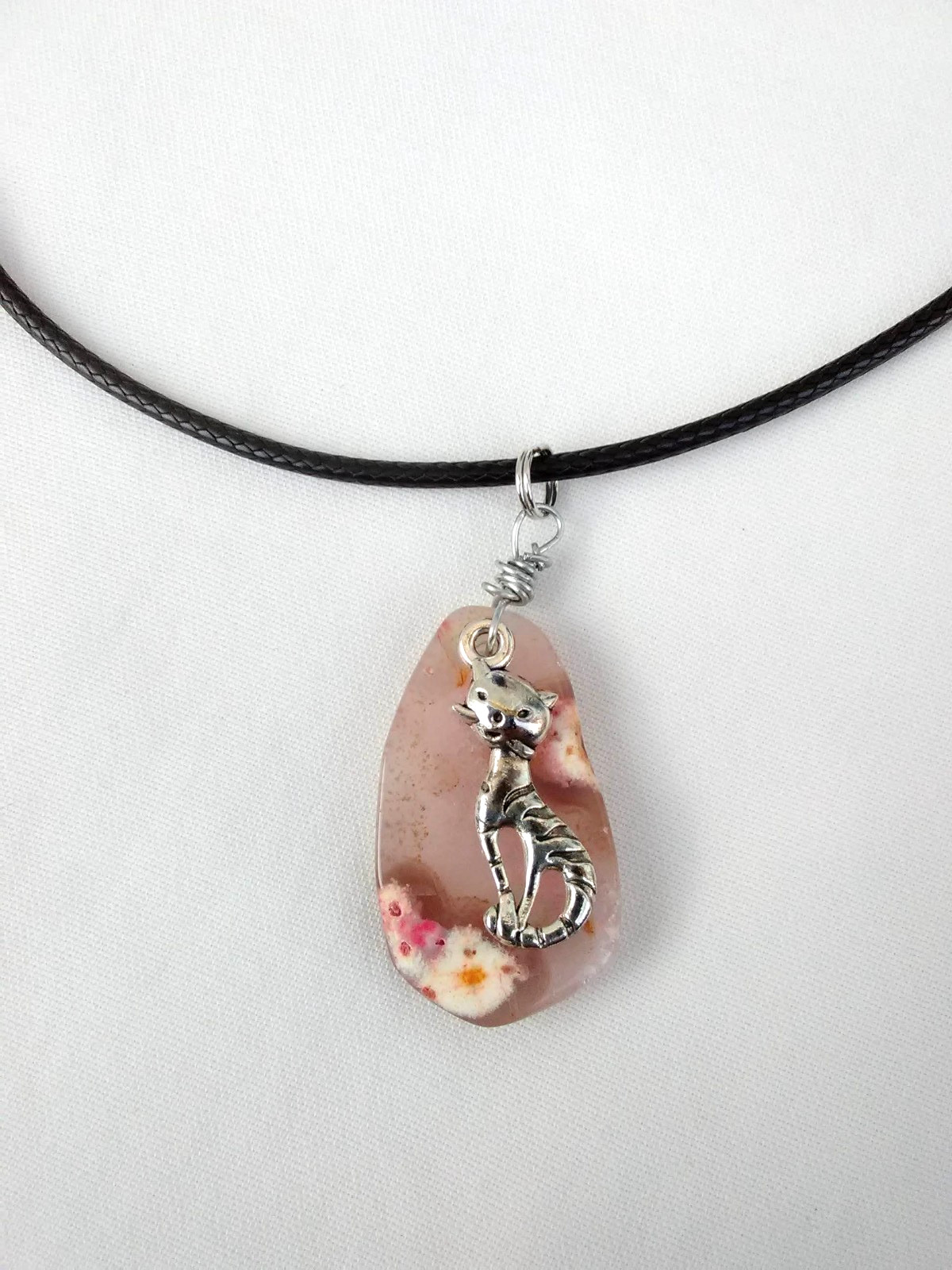 Agate Slice 20″ Pendant Necklace Boho Style Gemstone Jewelry