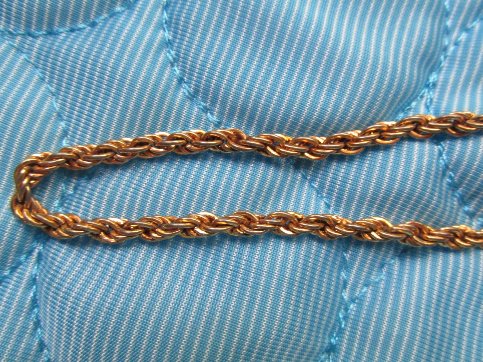 Necklaces – Lot of 4 Vintage gold tone Assorted styles and lengths Statements VG