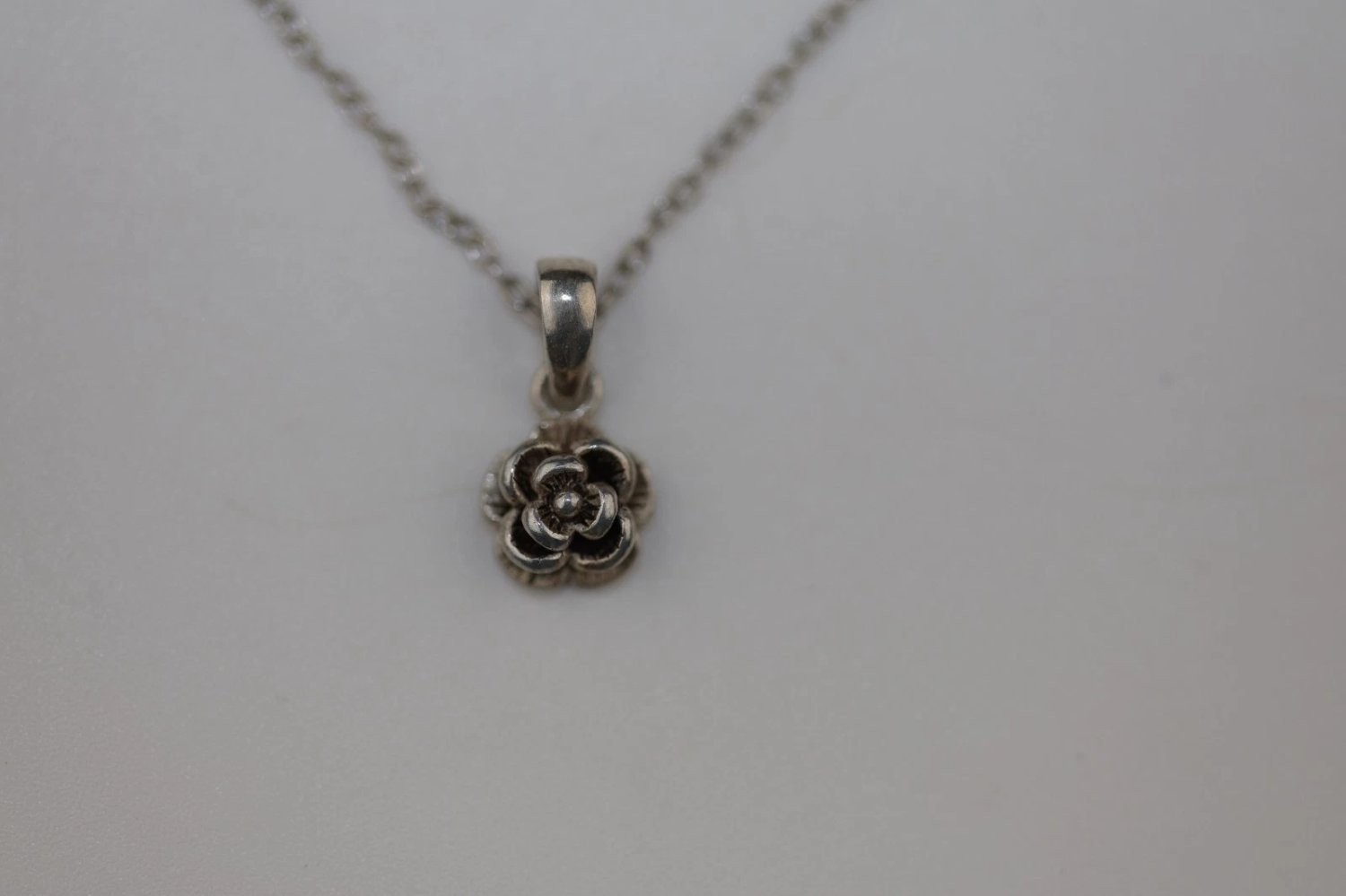 Vintage Sterling Silver Rose Flower Pendant Necklace 925 Italy 18 Inch KA 1772