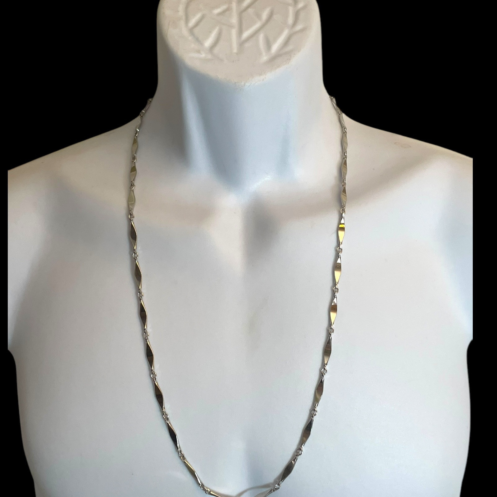 Vintage Sarah Coventry Silver-Tone Twist Link Necklace – Elegant Mid-Century