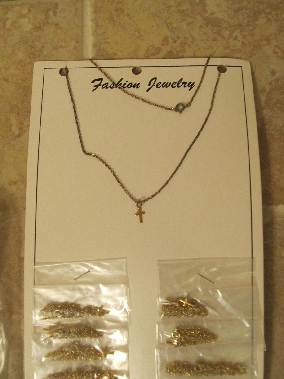 10 NEW NECKLACES – CHAINS WITH A CROSS – RELIGION / RELIGIOUS SYMBOL – IN PKGS