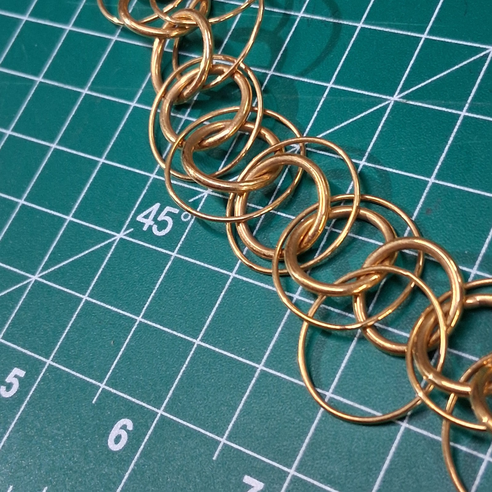 Vintage Gold Tone Multiple Interlocking Ring Link Chain 26” Necklace