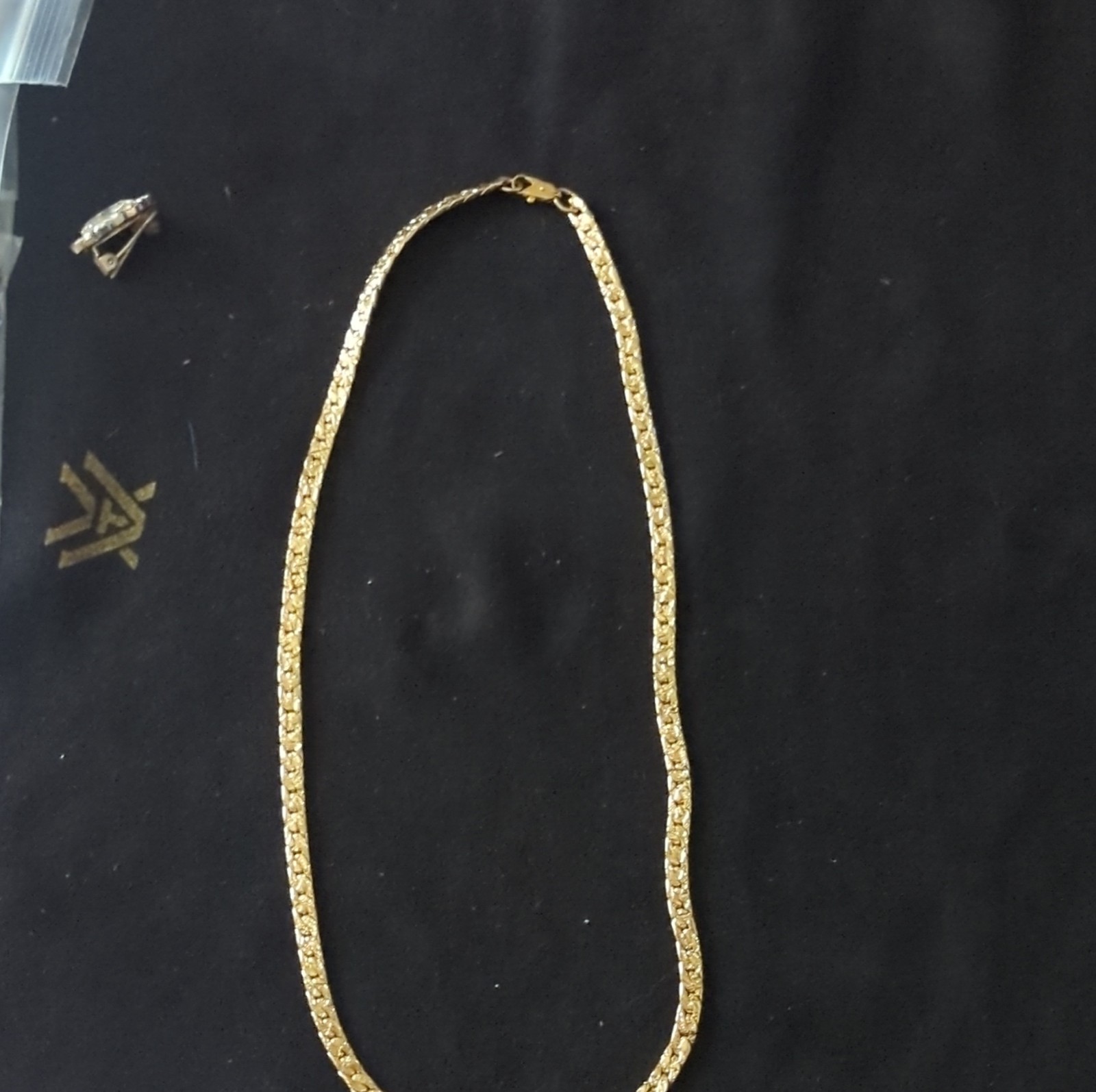 Gold Chain Necklace, Fashion Style, No Stones or Gemstones, Undated Era