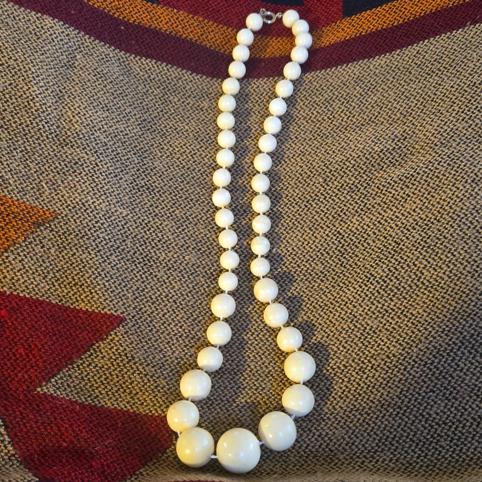 Ivory Plastic Beaded Necklace Ball/Bead Chain Spring Ring Clasp No Stone