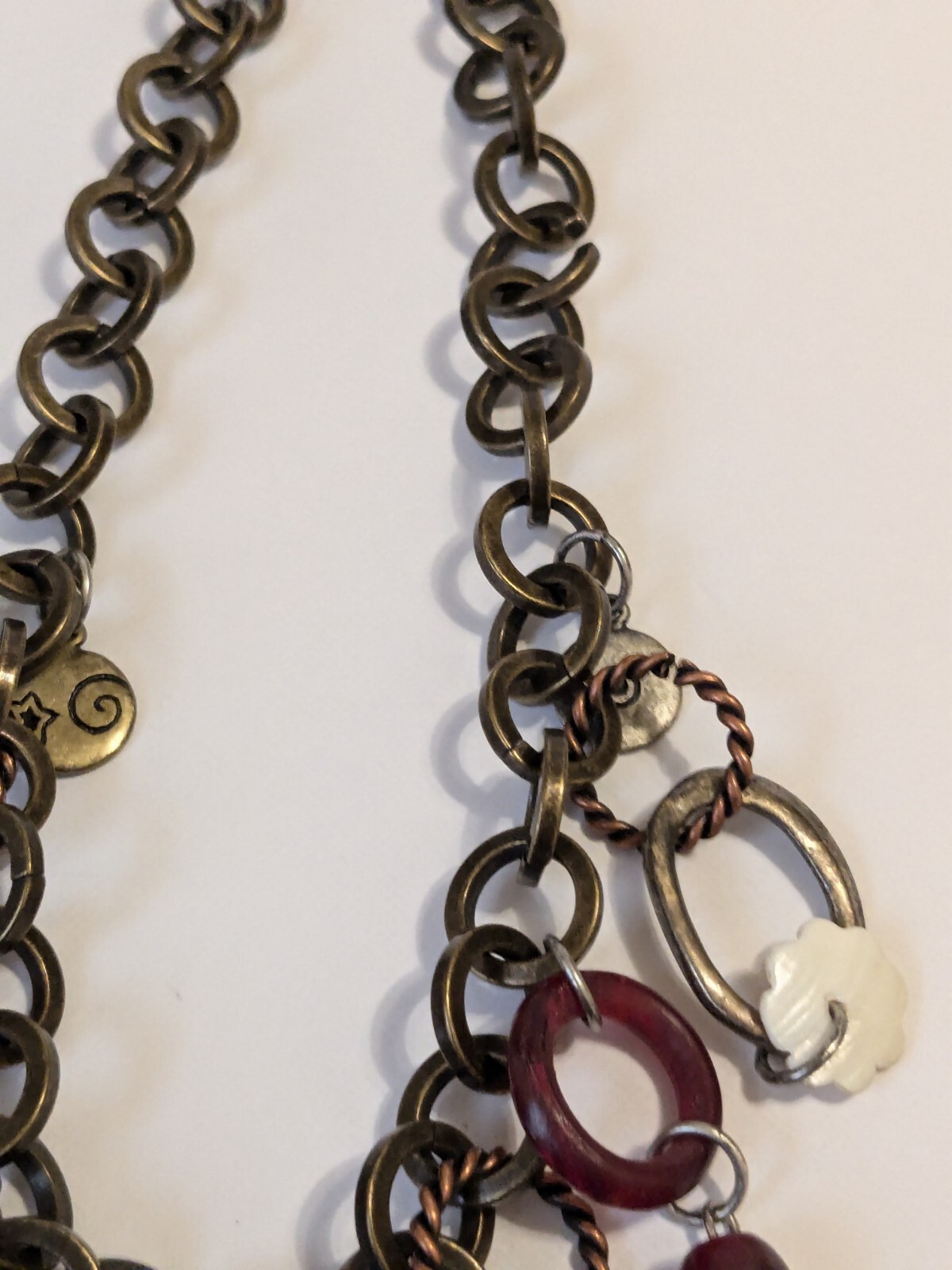 Chico’s Brass Tone Mixed Metal Charm Necklace. Acrylic & Rhinestone Beads. 16″.