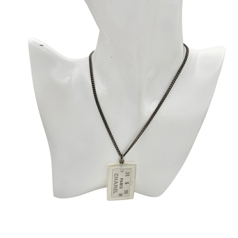 Chanel Coco Mark Marble Shell Plate Necklace No.5 PARIS Silver