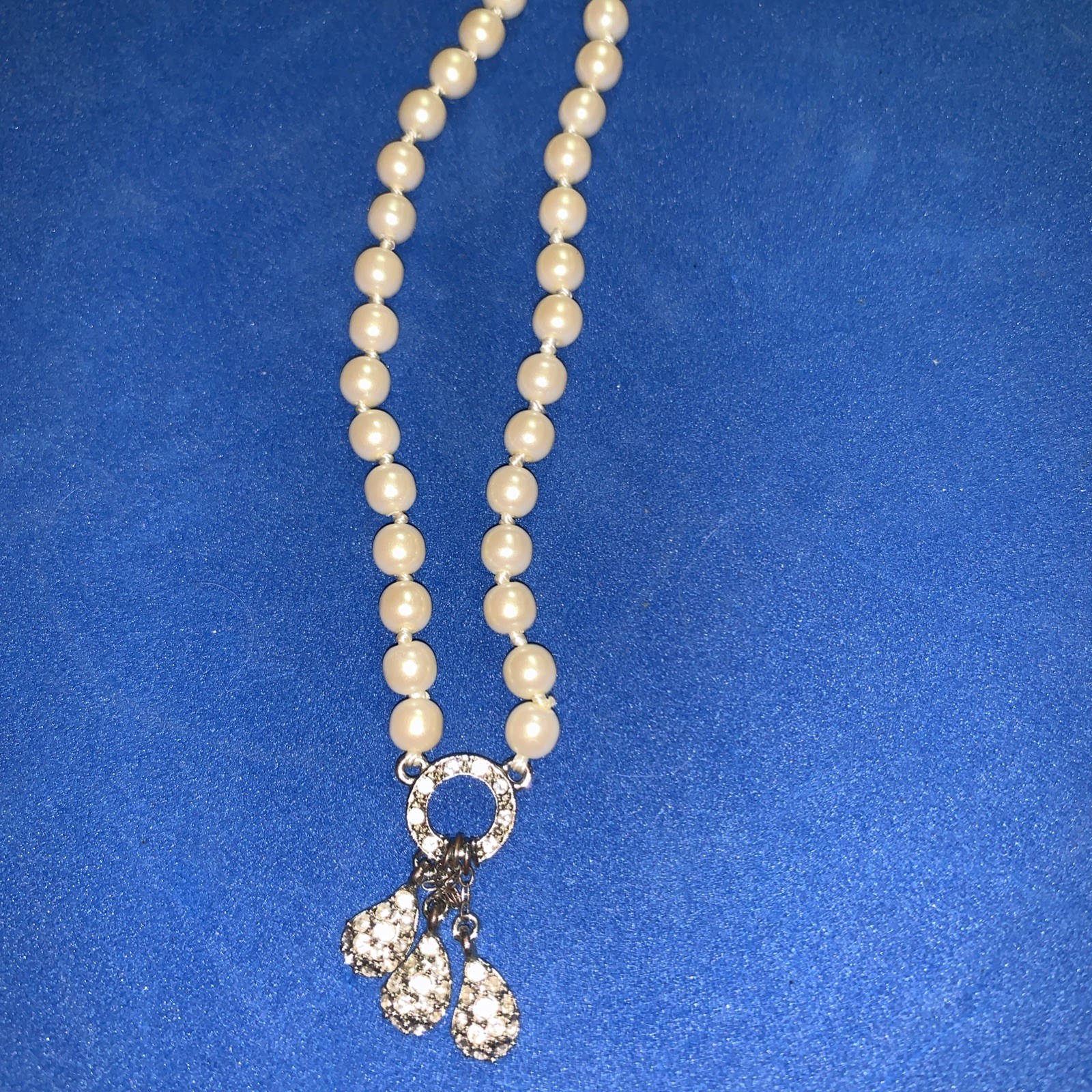 Youth pearls+3 Crystal pendant/silver tone/ lobster clasp/ Extension/ 10in.+3in