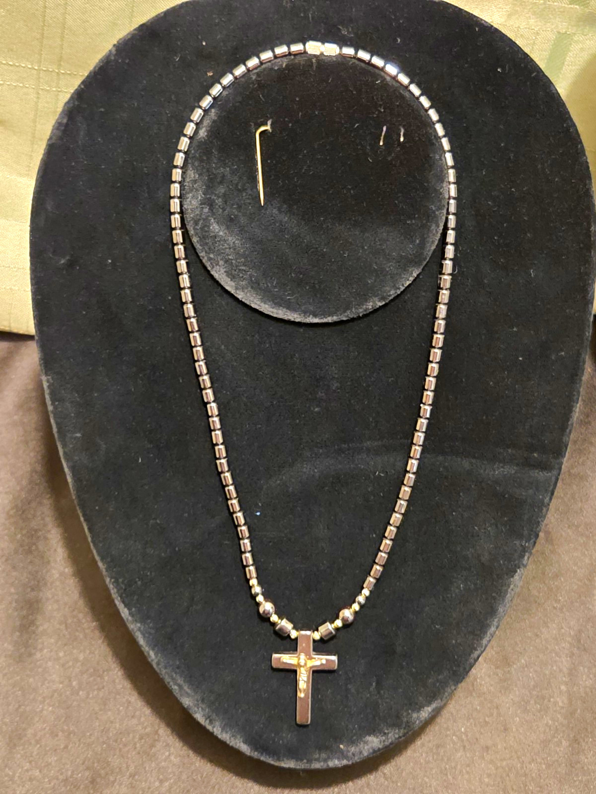 HEMATITE BEADED NECKLACE & RELIGIOUS CROSS – 17″ – TK4