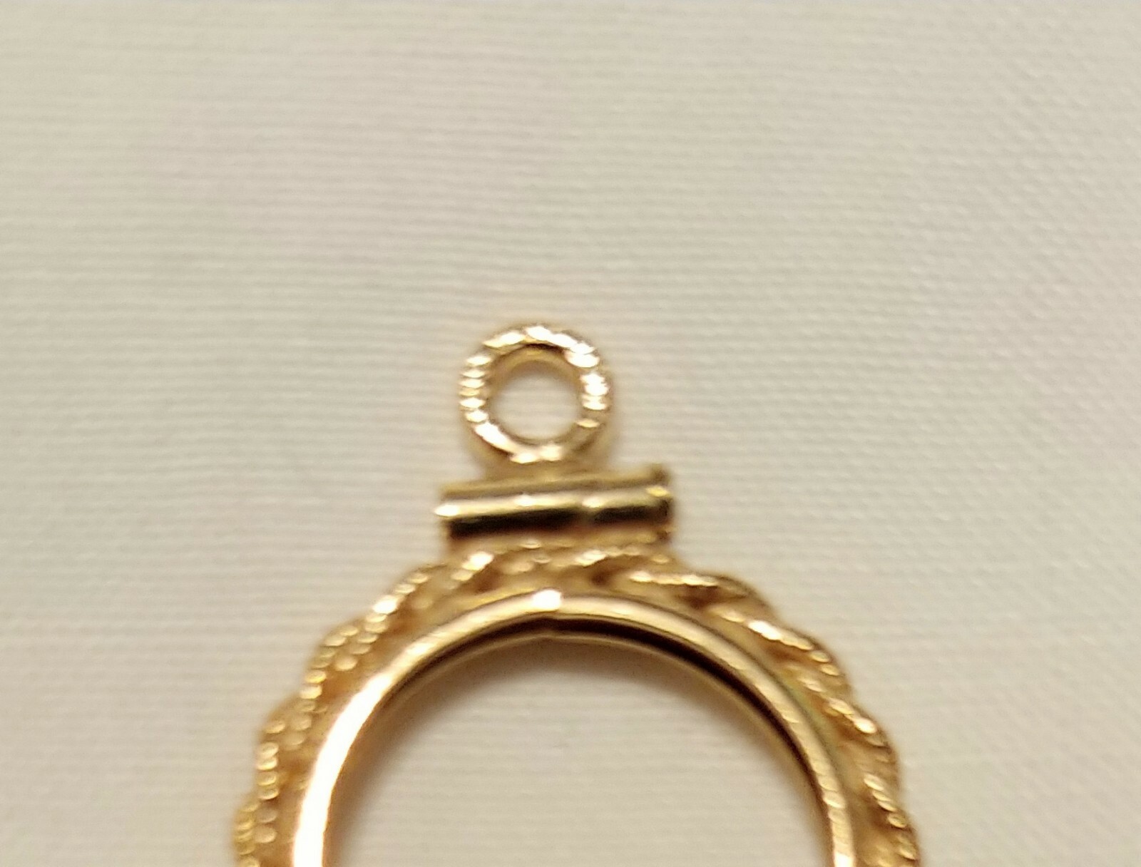 Fuller Findings Yellow Gold Filled Fancy Rope Edge Coin Bezel Pendant