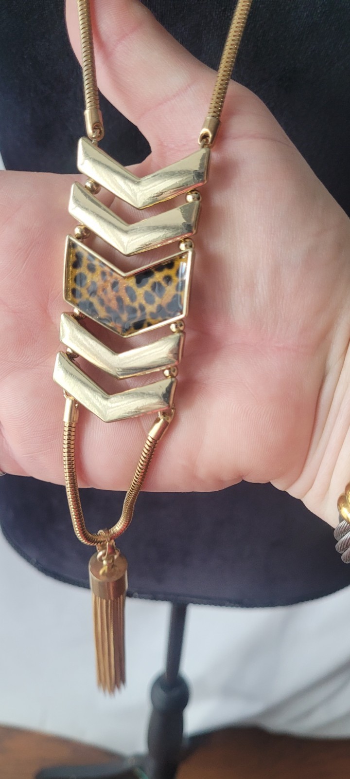 Women No Brand Fashion Gold Tone Pendant Long Necklace w/ Lobster Clasp