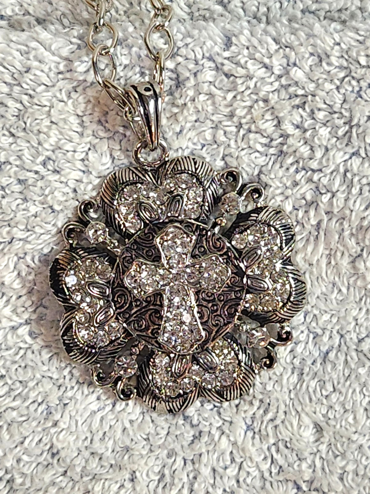Silver Tone Rhinestone Cross 2″ Round Pendant 18″ + 2″ Necklace