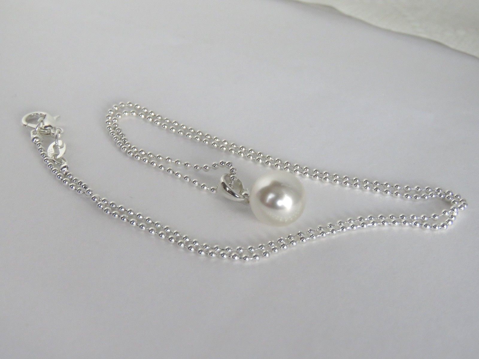 sa19. Silver Plated Necklace Made With a Swarovski White Pearl Pendant