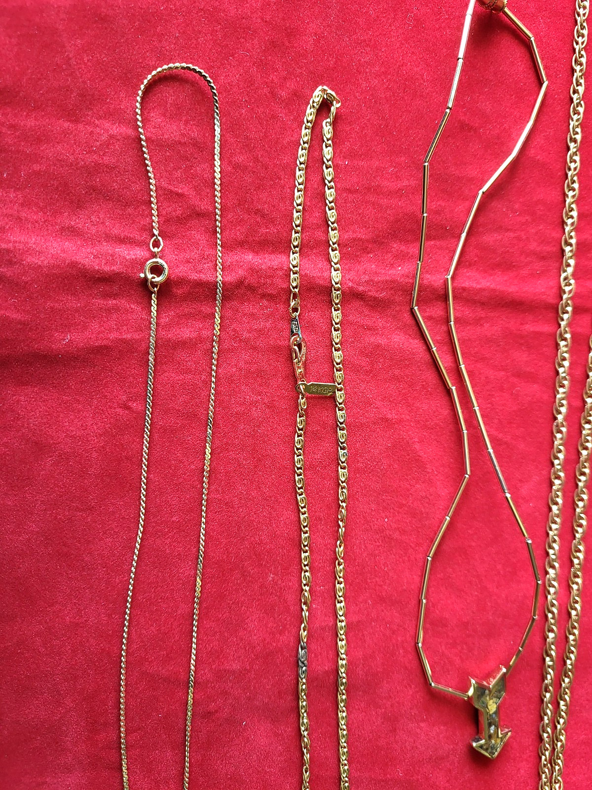 Lot of 6 Womens Goldtone Fashion Necklaces Measuring 15-24″ as Shown