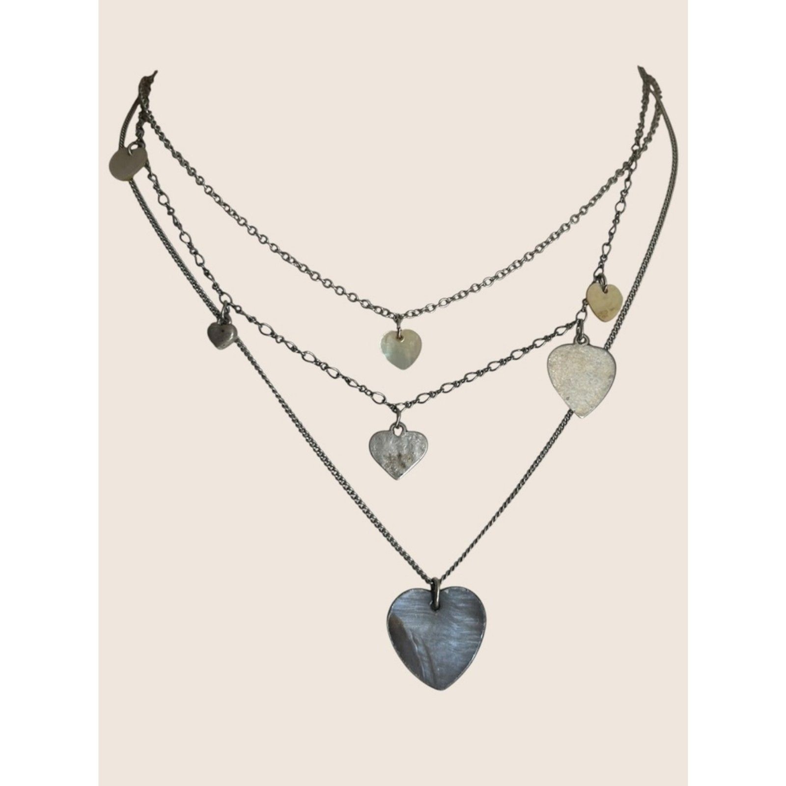 💖 VTG Y2K AE SILVER TONE LAYERED ASYMMETRICAL HEART CHARM TRIPLE CHAIN NECKLACE