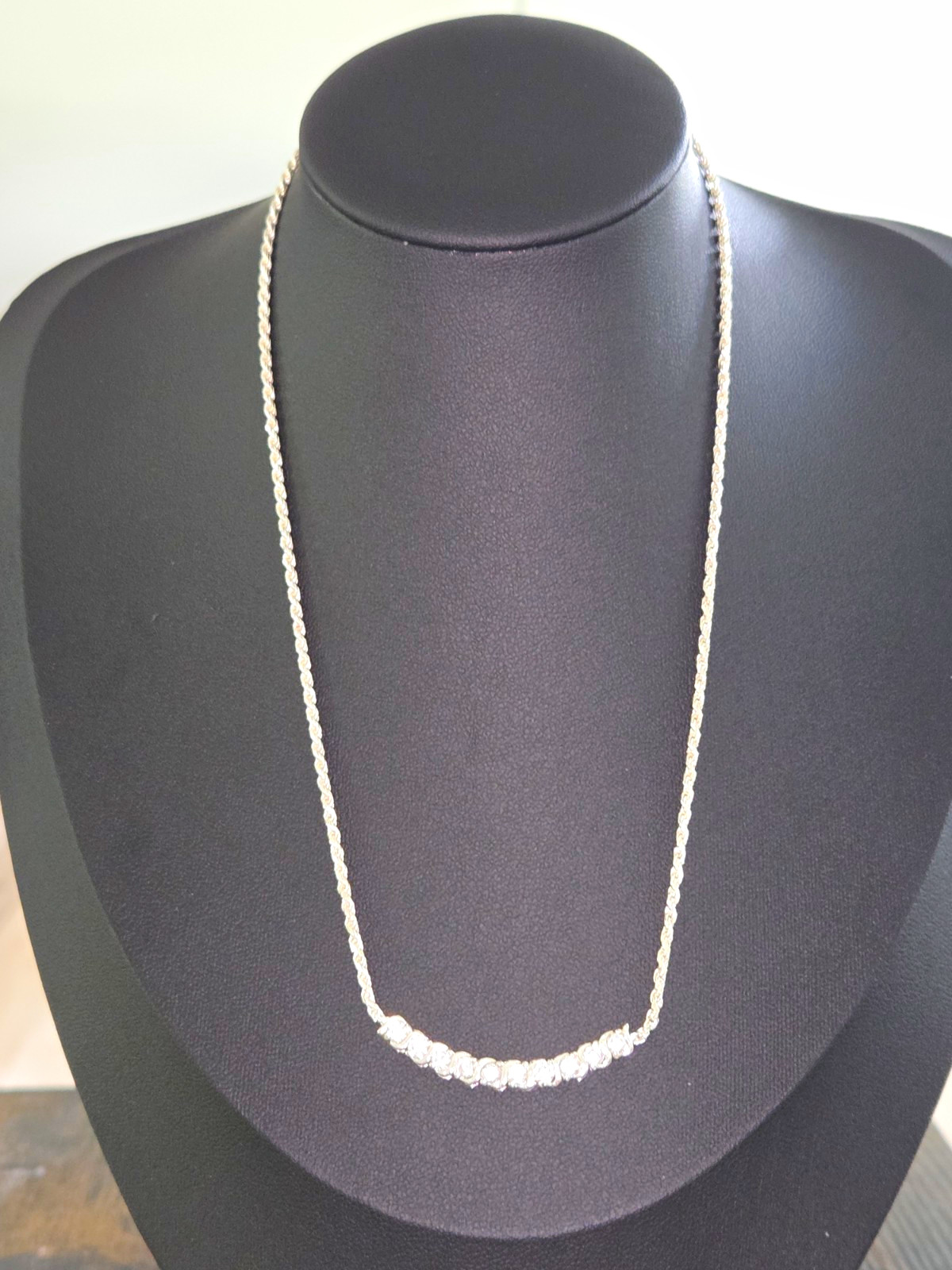 Silver Tone Rope Chain Necklace Curved Clear Rhinestone Bar Centerpiece