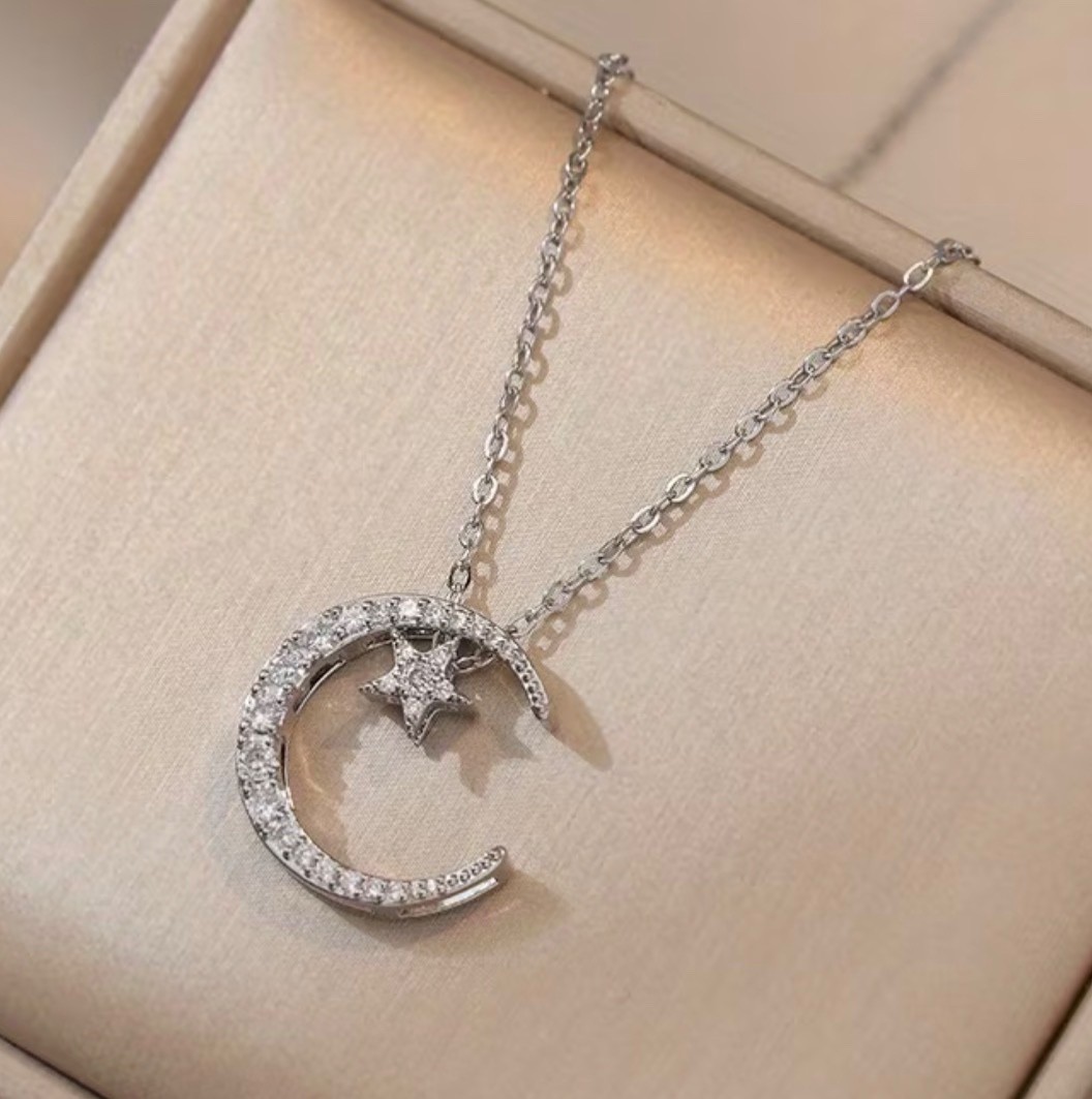 Celestial Star Moon Pendant Necklace Shiny Star Cluster Chain Gold Tone Gift 2