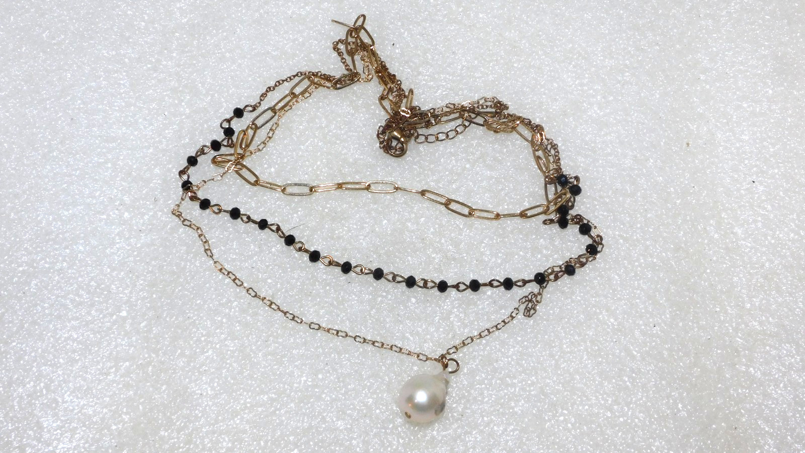 3 ROWS 17″ PAPER CLIP CHAIN BLACK BEAD FAUX PEARL PENDANT GOLD TONE NECKLACE
