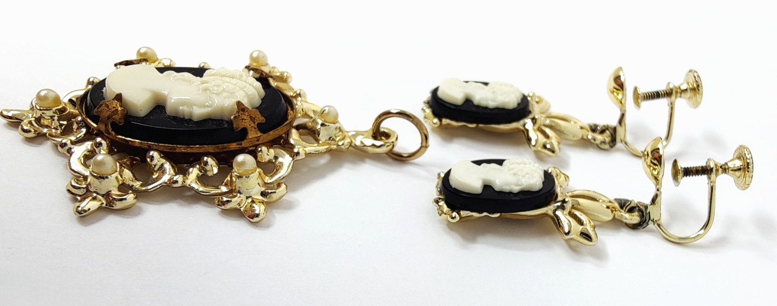 Vintage Faux Cameo Jewelry Pendant & Clip On Earrings Black & White Gold Tone