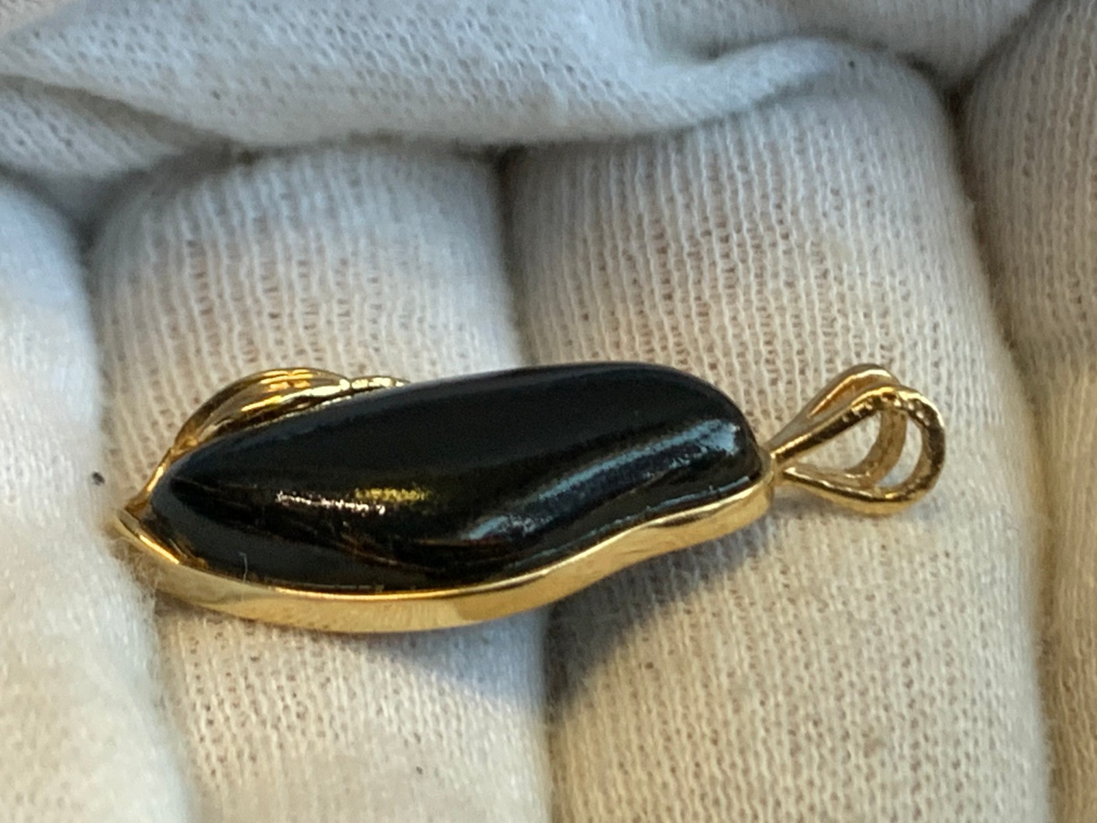 14k Yellow Gold Pendant 2.44g Fine Jewelry Onyx Look Stone Charm *READ*