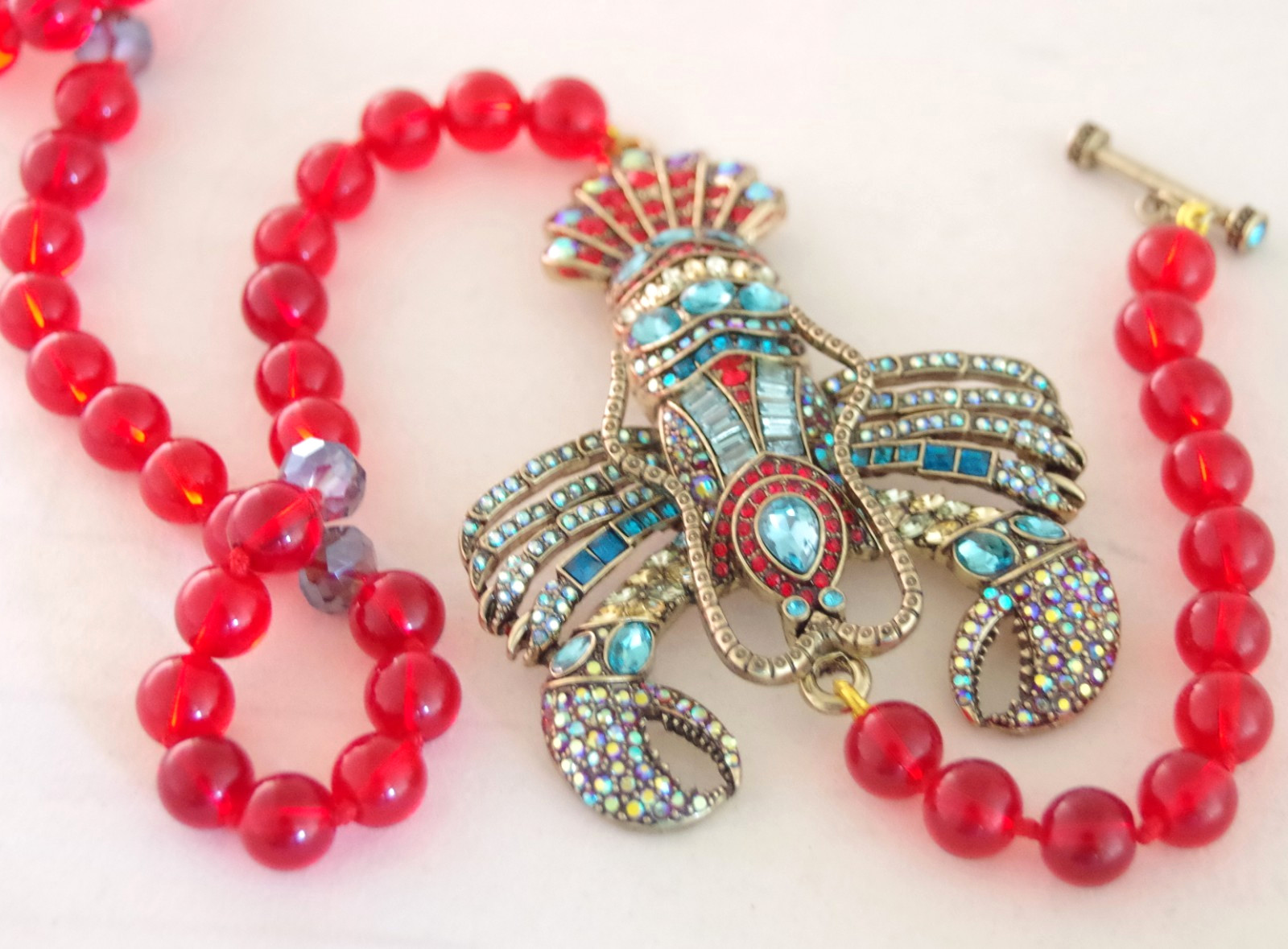 40″ DESIGNER STYLE 3.75″ CRYSTAL RHINESTONE LOBSTER SHELLFISH BEADED NECKLACE