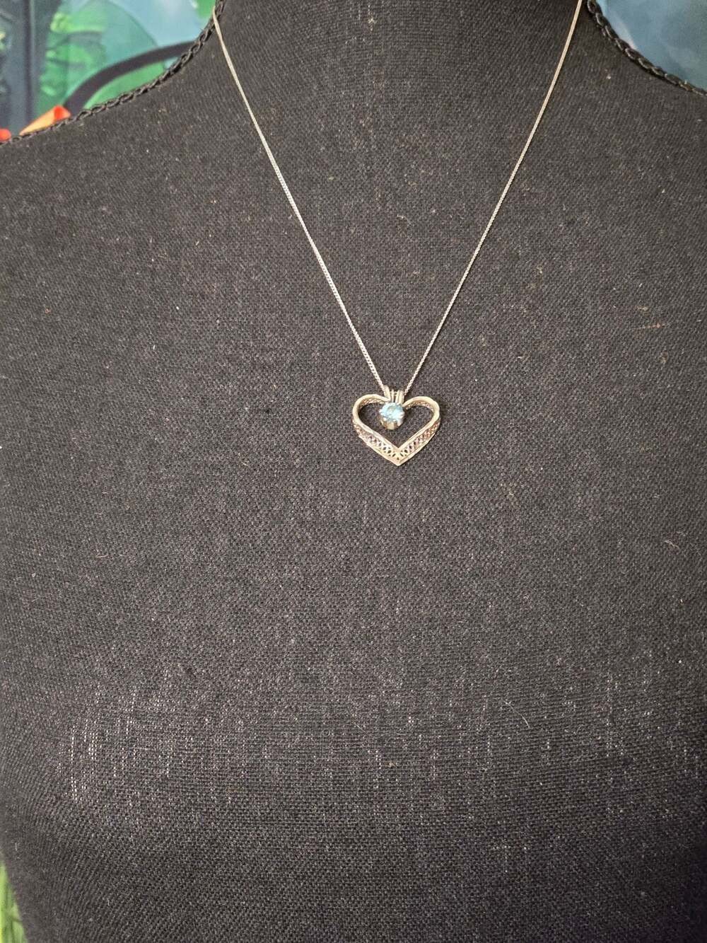 Silver Tone Filigree Heart Necklace with Blue Solitaire Stone untested