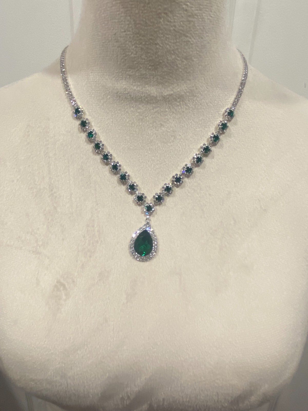 Dark Green color Rhinestone Jewelry Set Necklace w/Earrings & Bracelet Zircon