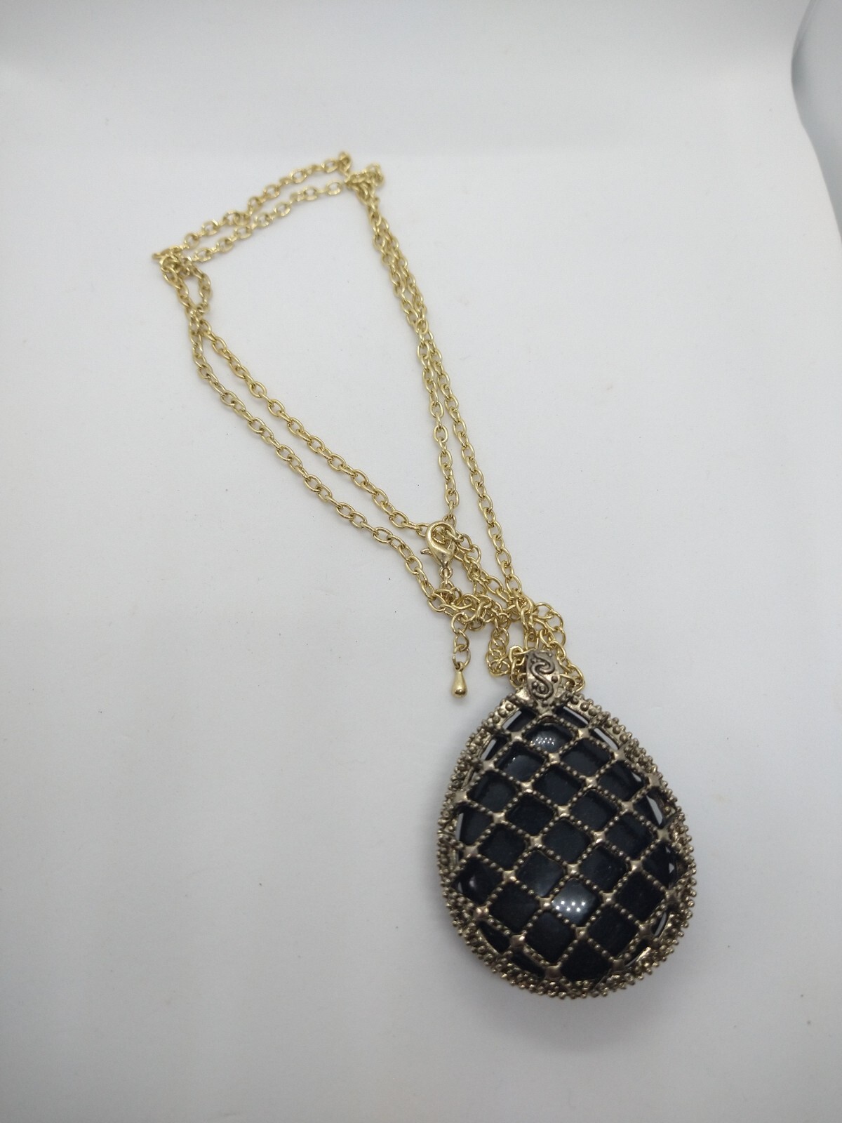 Necklace pendant Y2k 1990’s black stone gold tone vintage retro Halloween