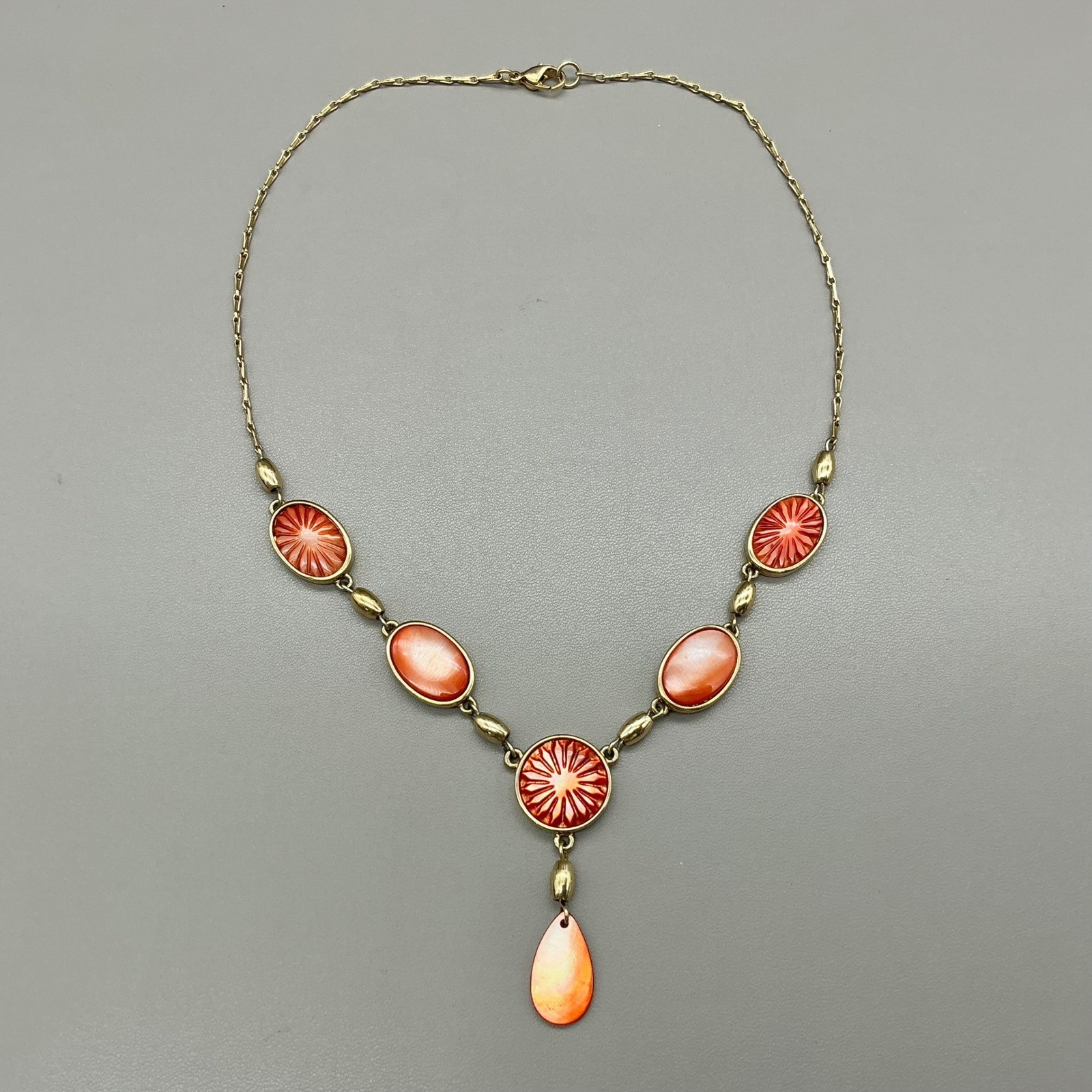 Necklace Gold Tone Orange Faux Shell Inlay Drop Statement Necklace 18″